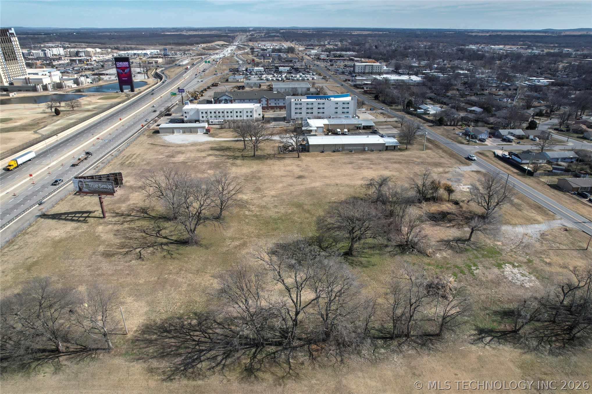 18415 E Admiral Place Property Photo 4