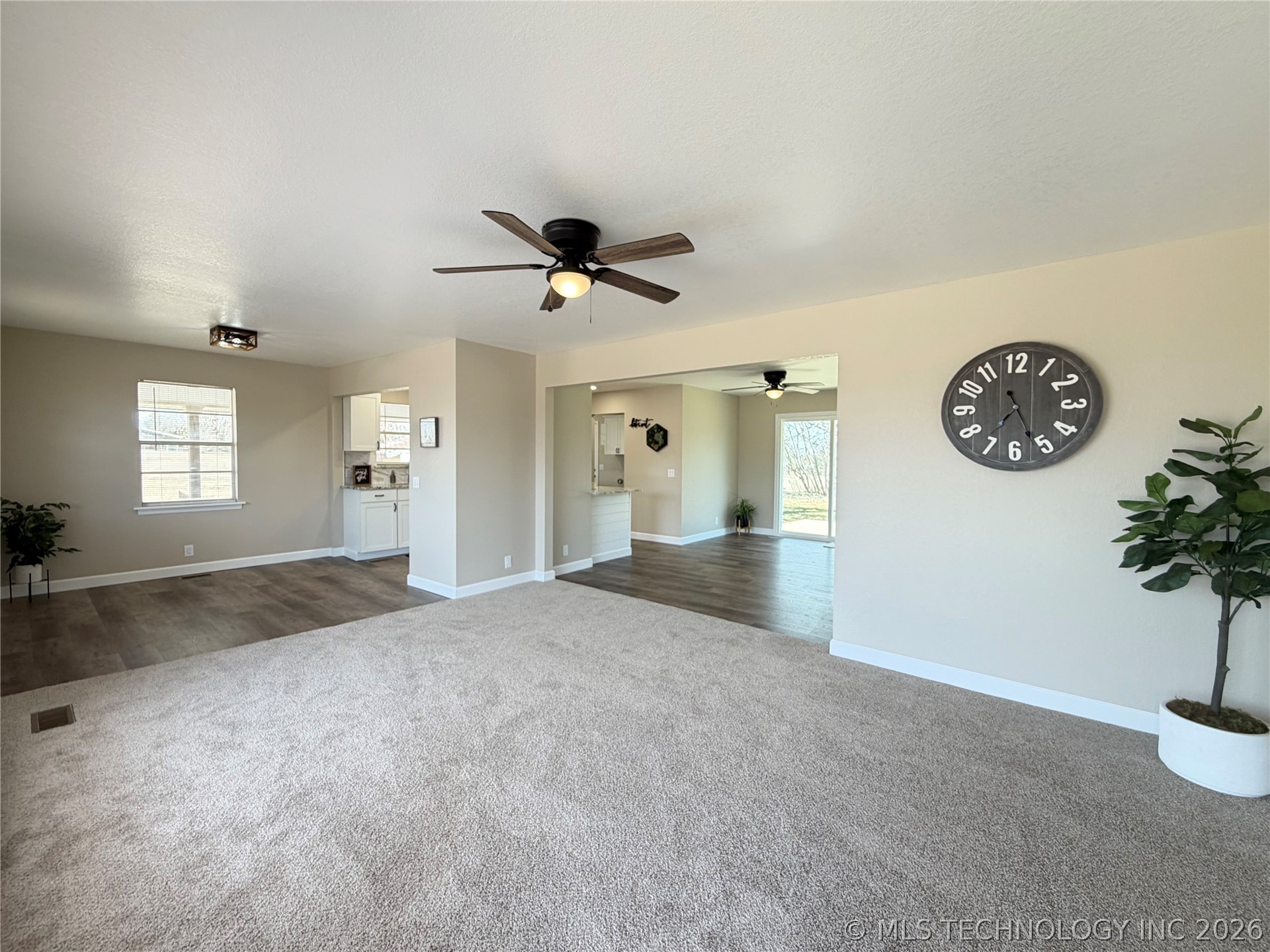 810048 S Main Street Property Photo 2