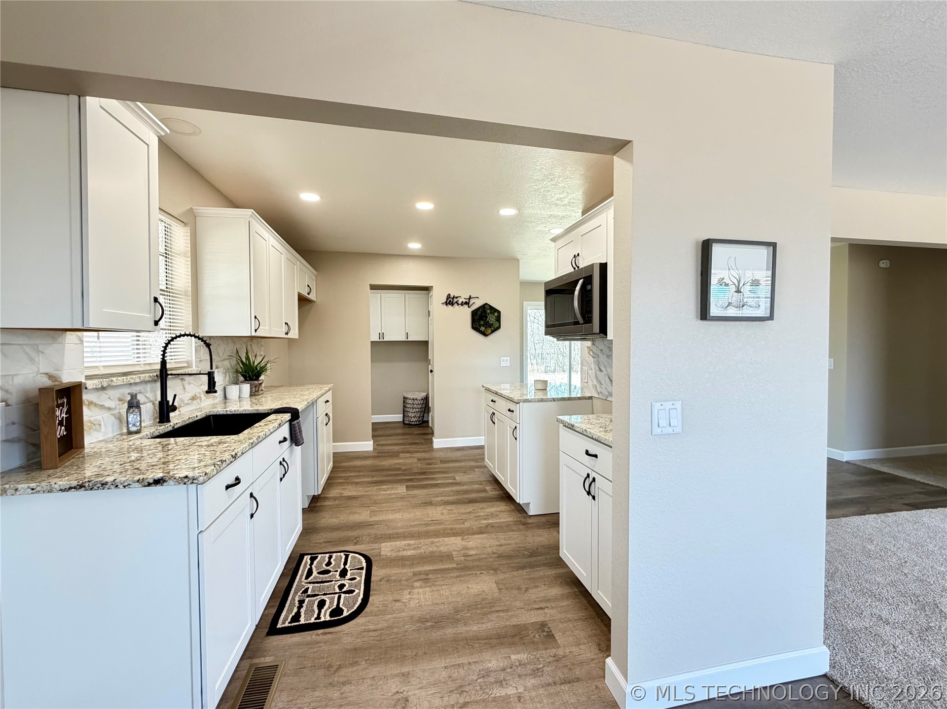 810048 S Main Street Property Photo 3