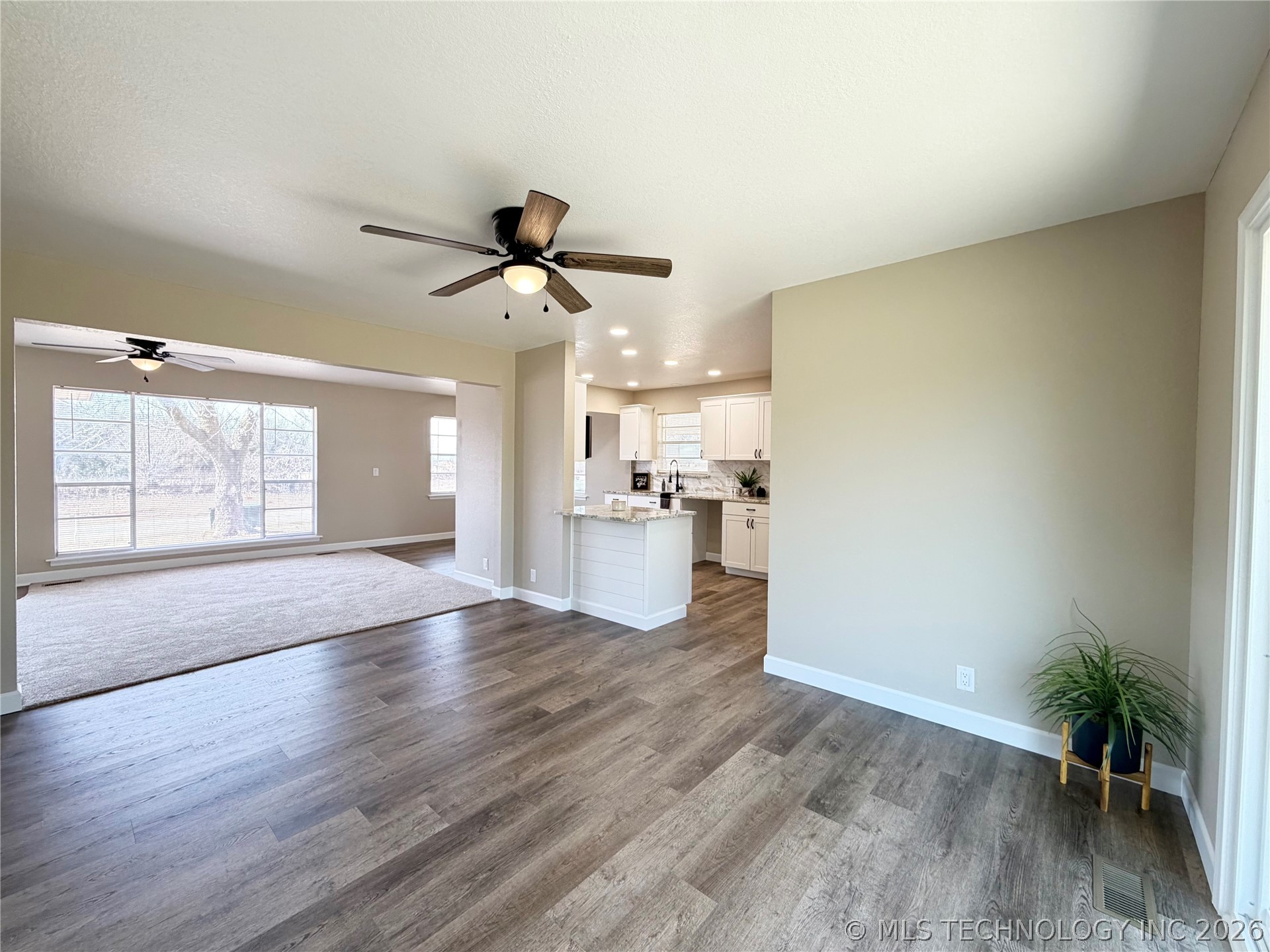 810048 S Main Street Property Photo 9