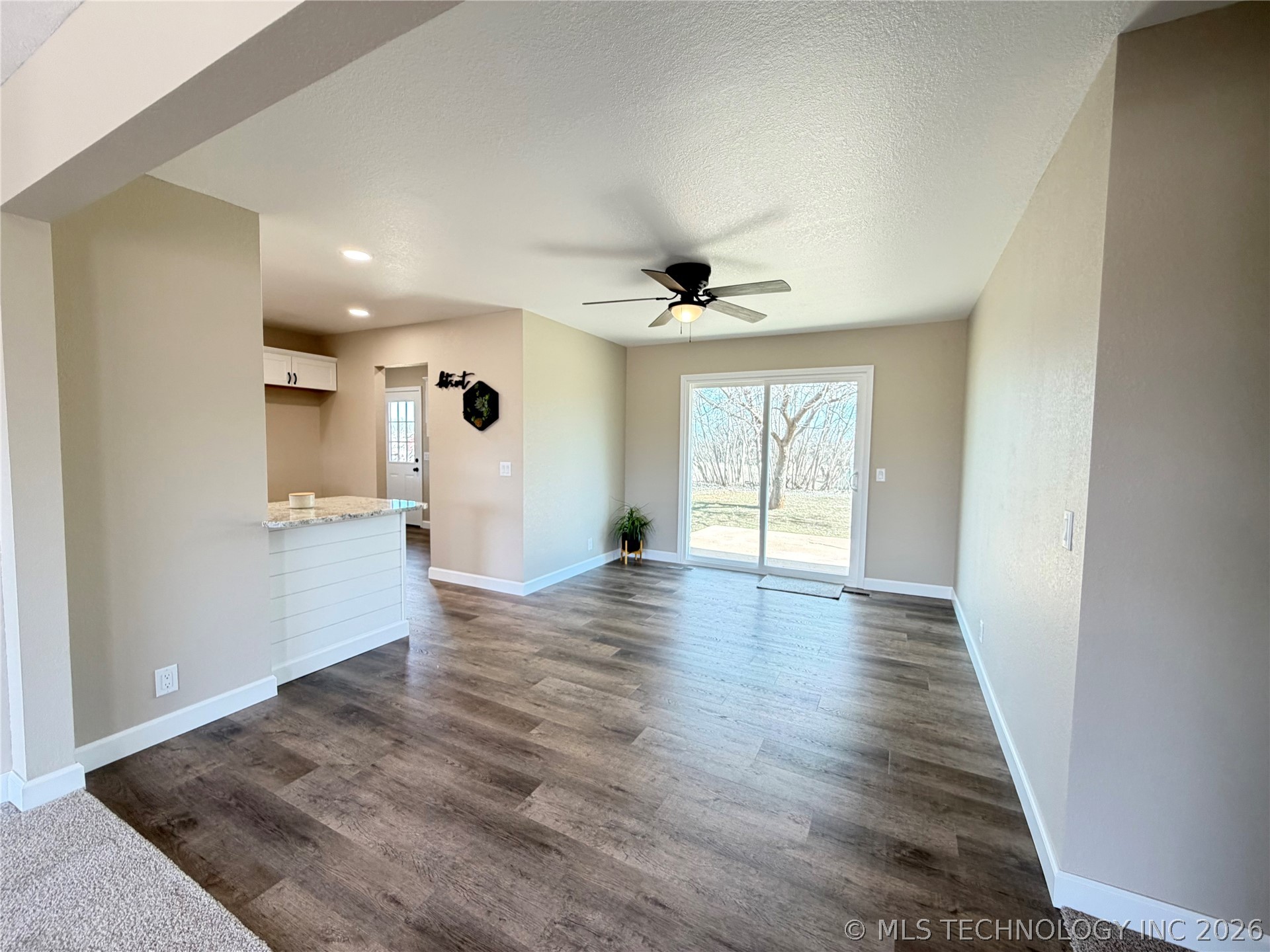 810048 S Main Street Property Photo 10