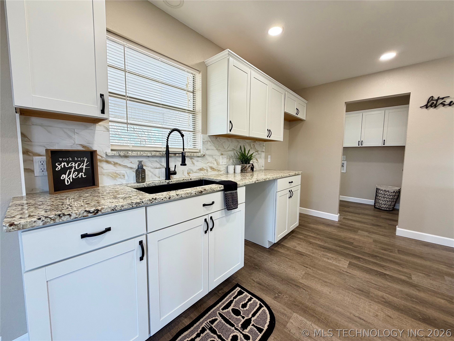 810048 S Main Street Property Photo 13