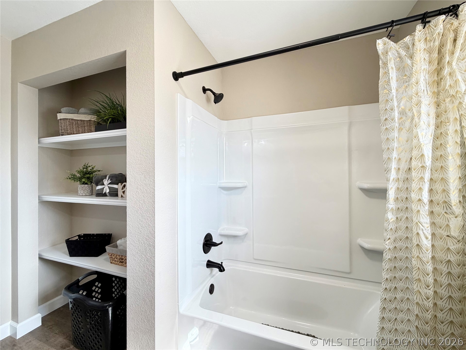 810048 S Main Street Property Photo 25