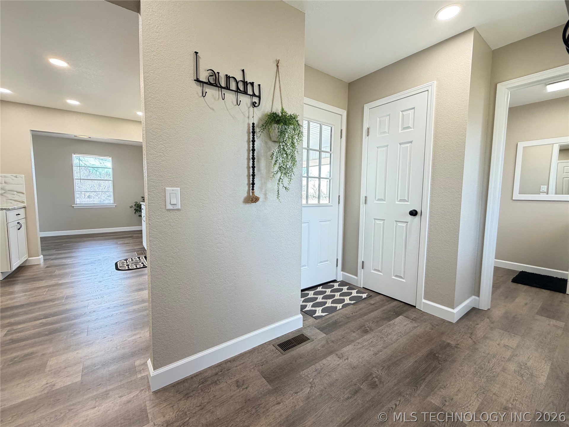 810048 S Main Street Property Photo 33