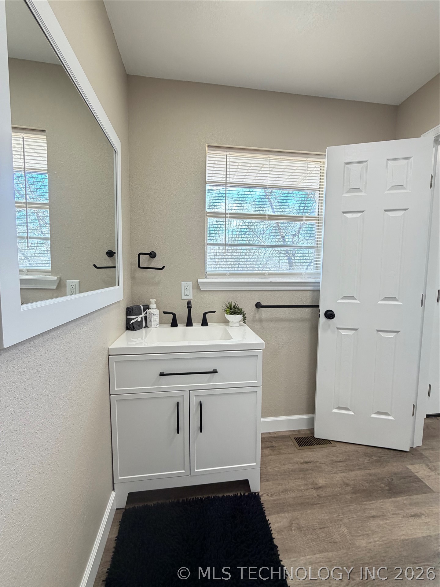 810048 S Main Street Property Photo 37