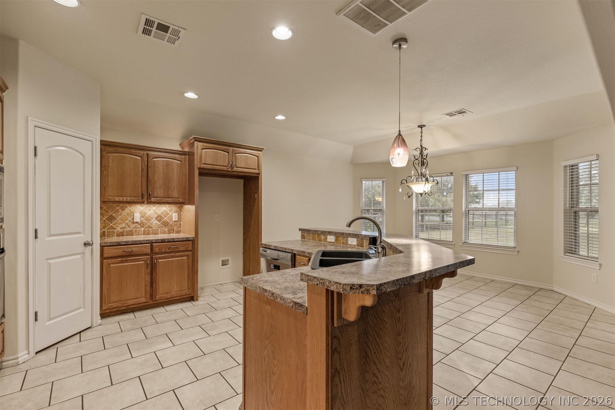 27644 E 113th Street Property Photo 21