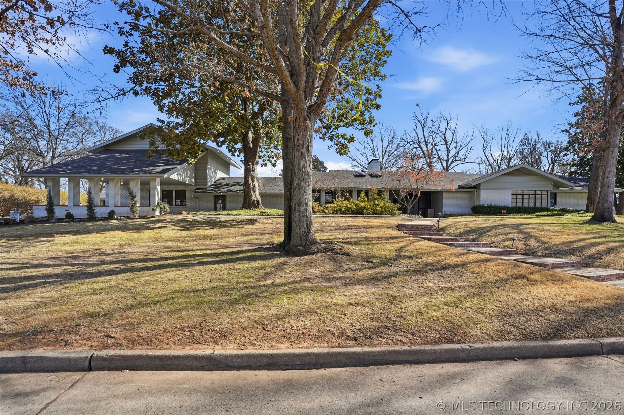 4123 S Victor Court Property Photo 2