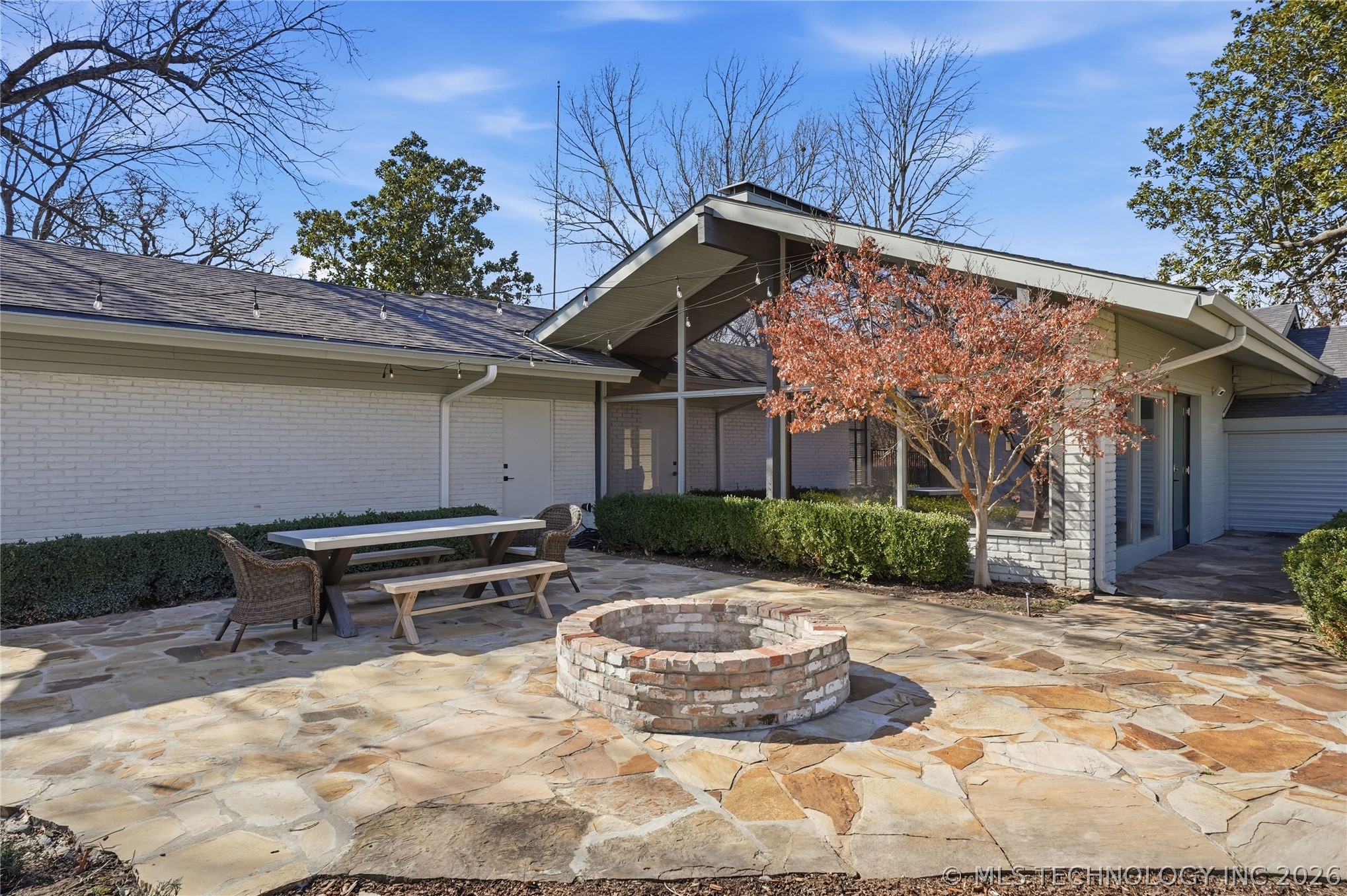 4123 S Victor Court Property Photo 5