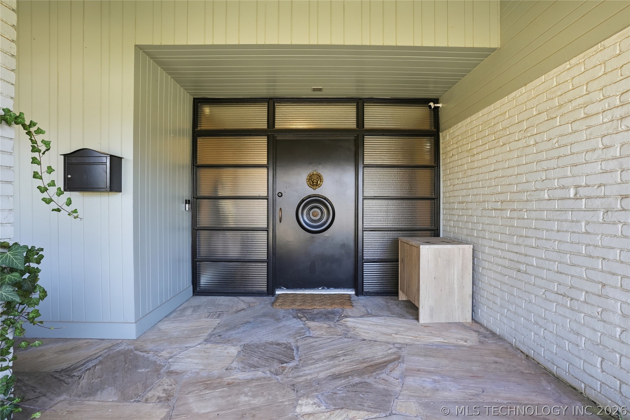 4123 S Victor Court Property Photo 6