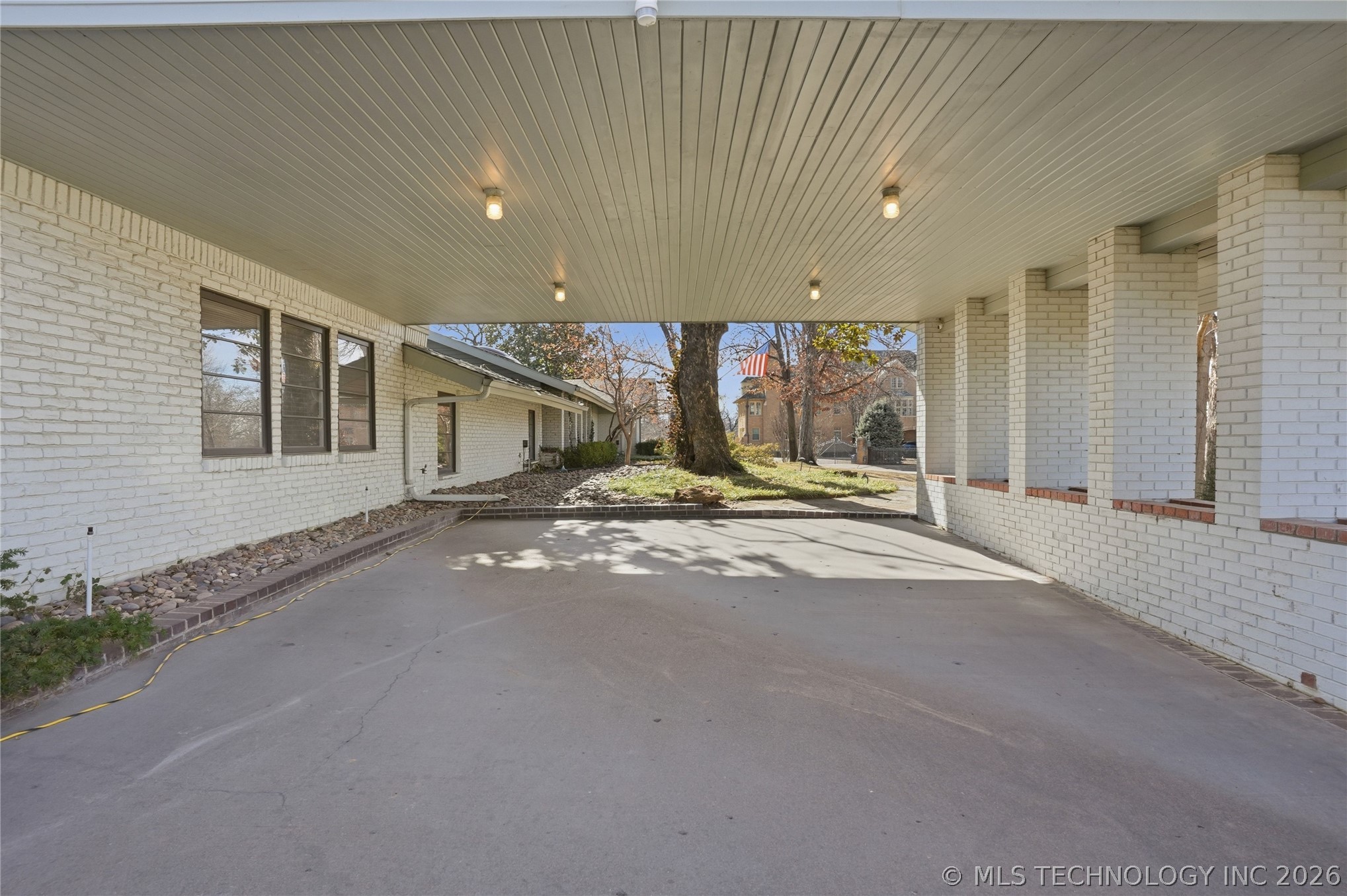 4123 S Victor Court Property Photo 93