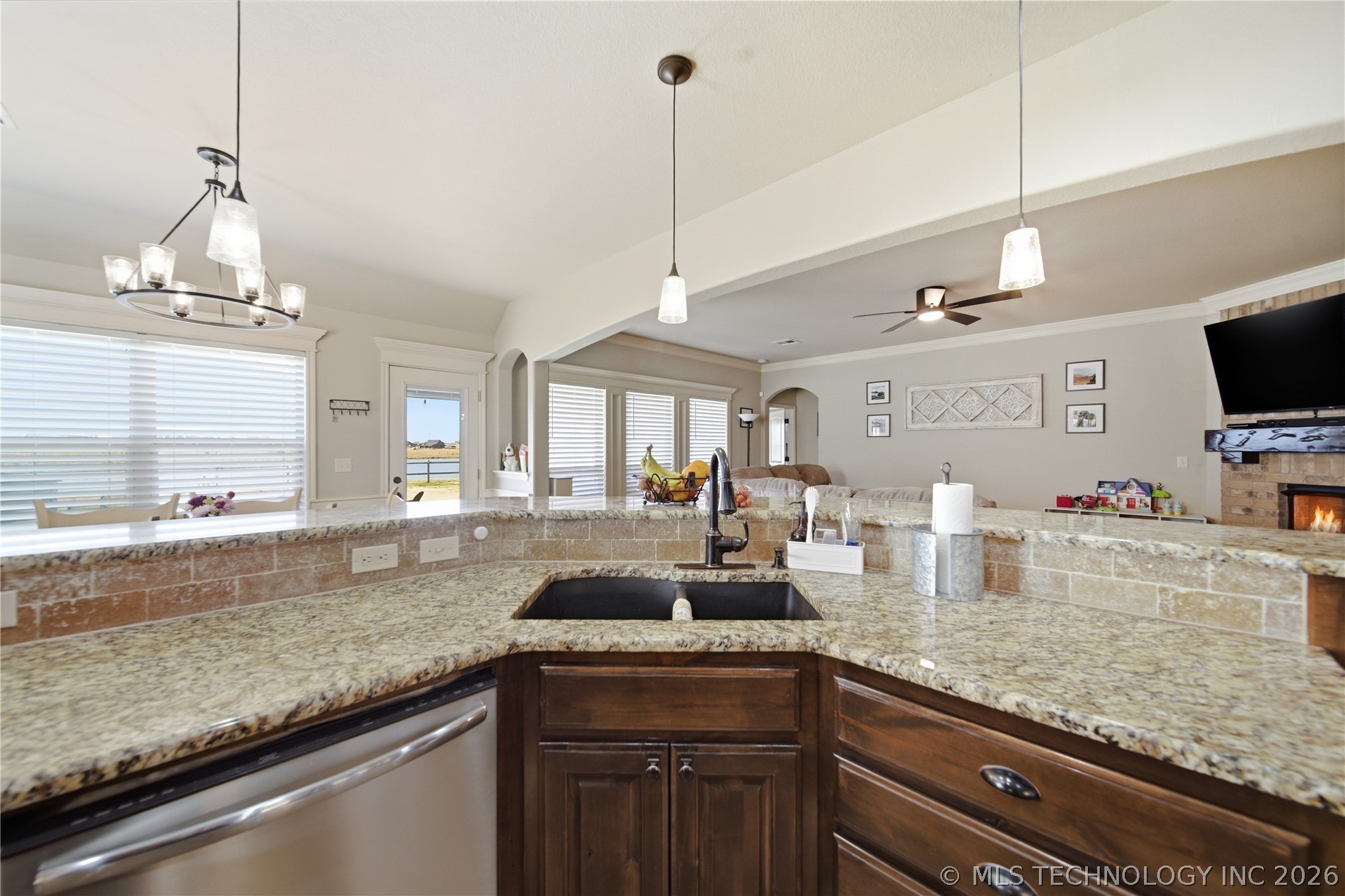 13902 N 59th East Avenue Property Photo 10
