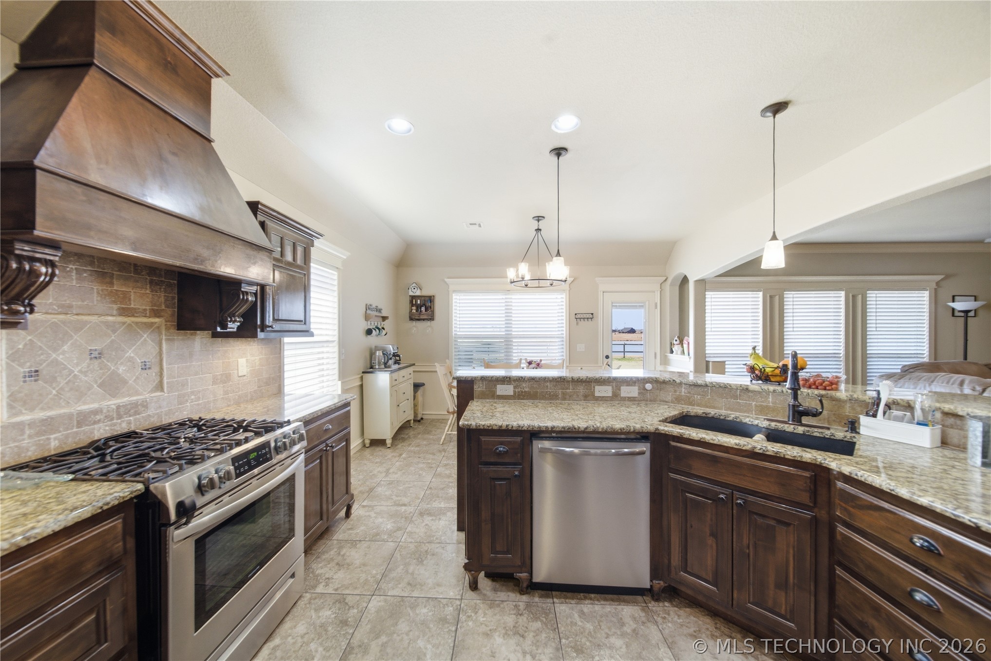 13902 N 59th East Avenue Property Photo 16
