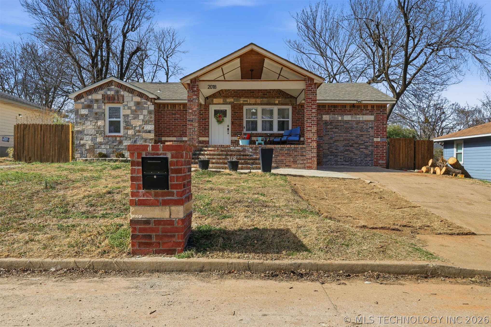 2018 N Delaware Place Property Photo 1