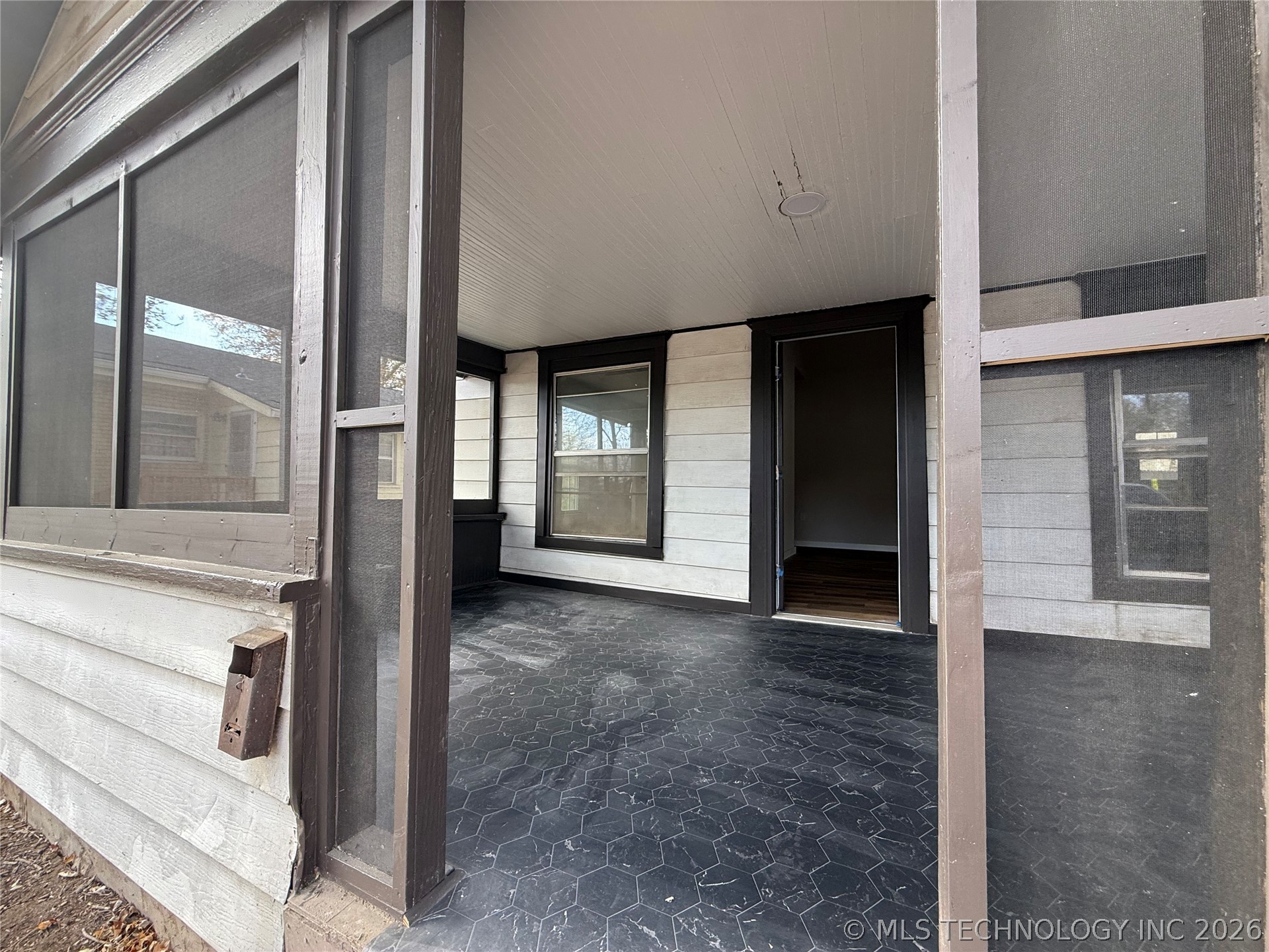 405 N Smith Street Property Photo 2