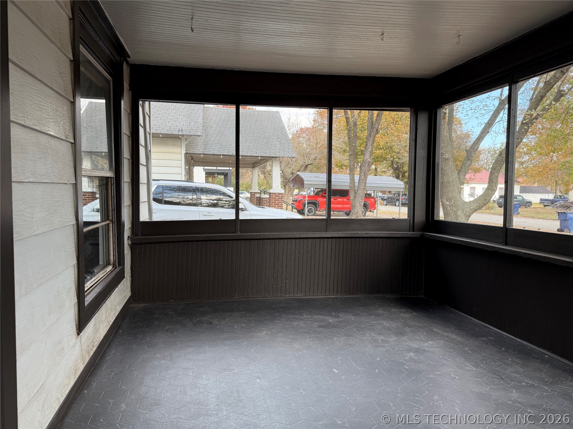 405 N Smith Street Property Photo 3