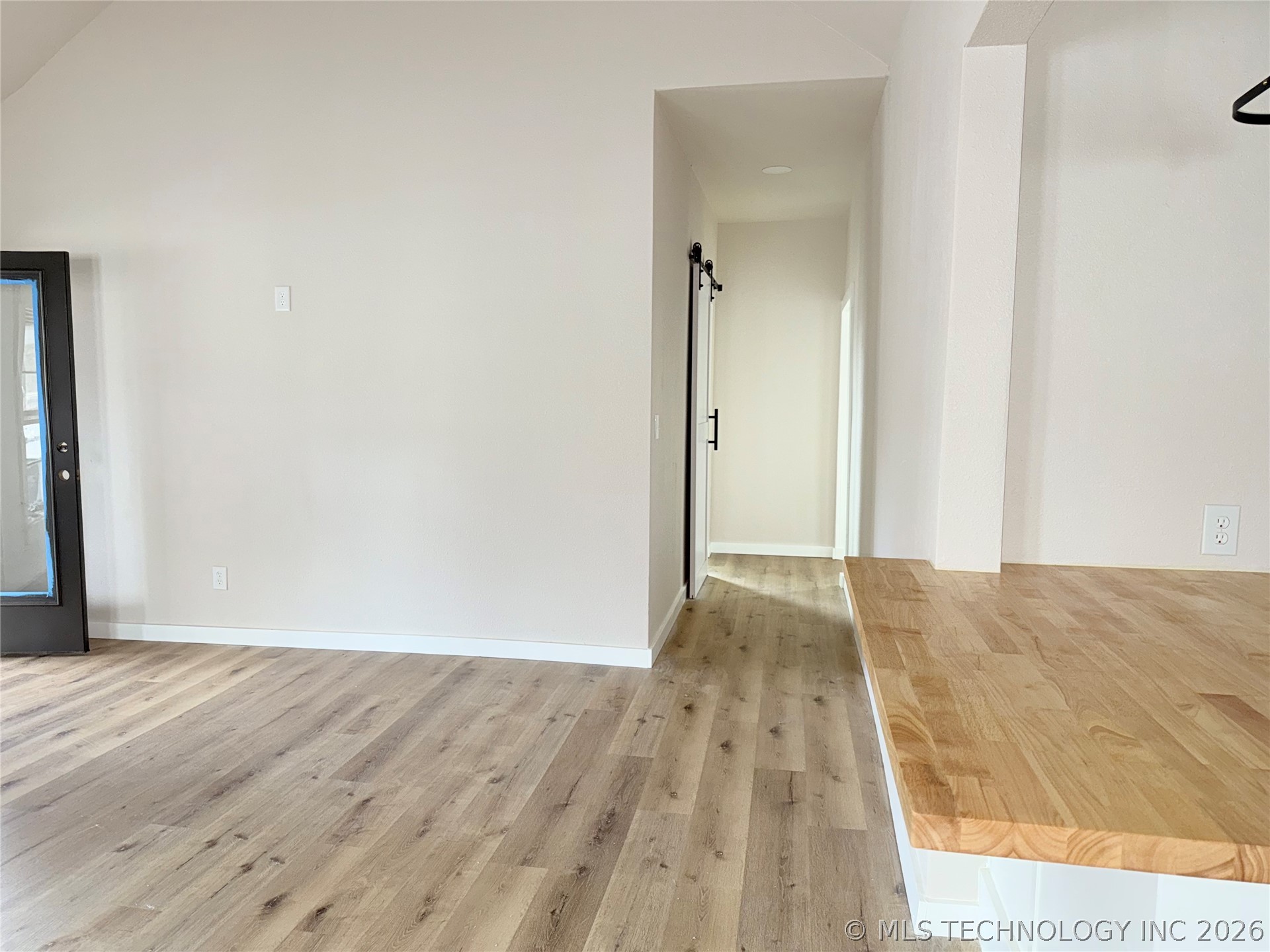 405 N Smith Street Property Photo 6