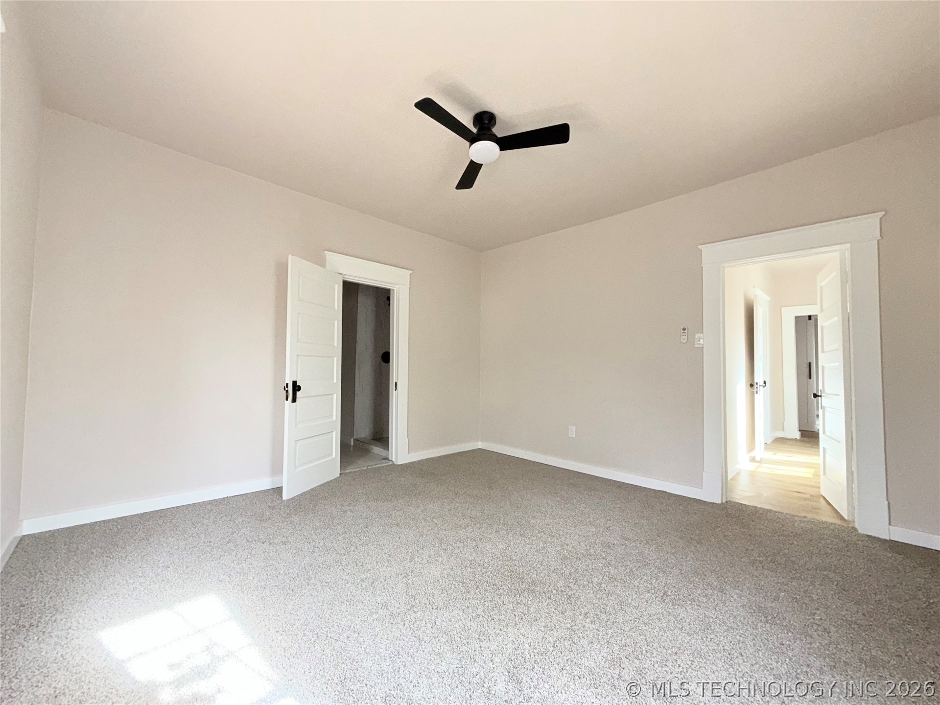 405 N Smith Street Property Photo 14