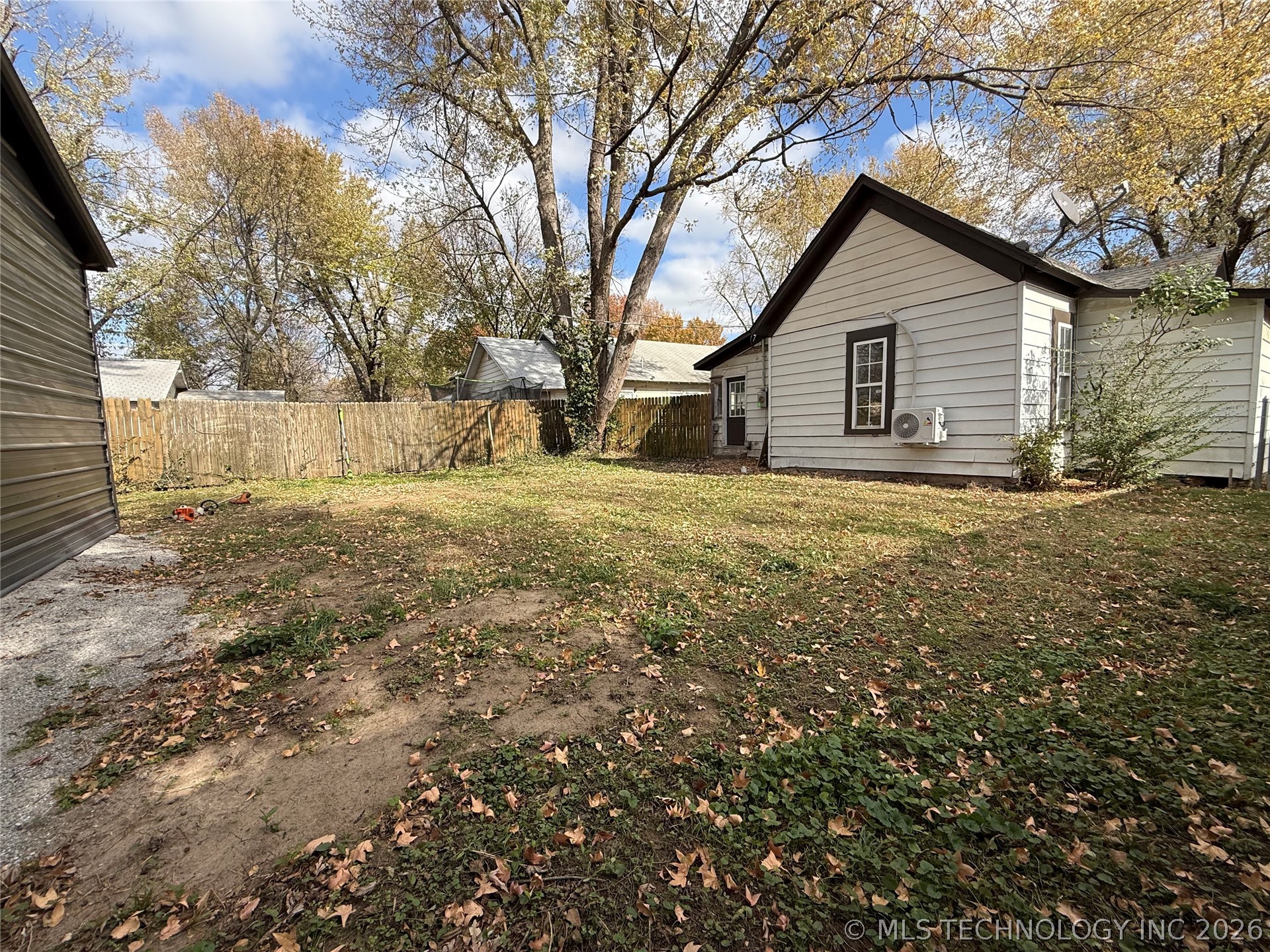 405 N Smith Street Property Photo 18