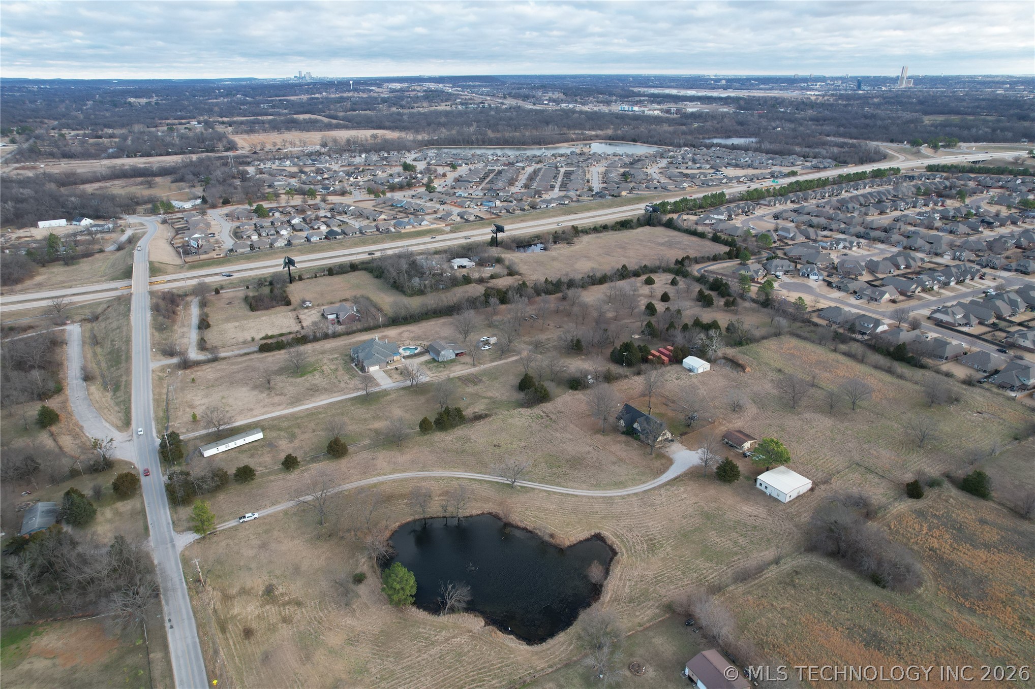10917 W 33rd Avenue W Property Photo 3