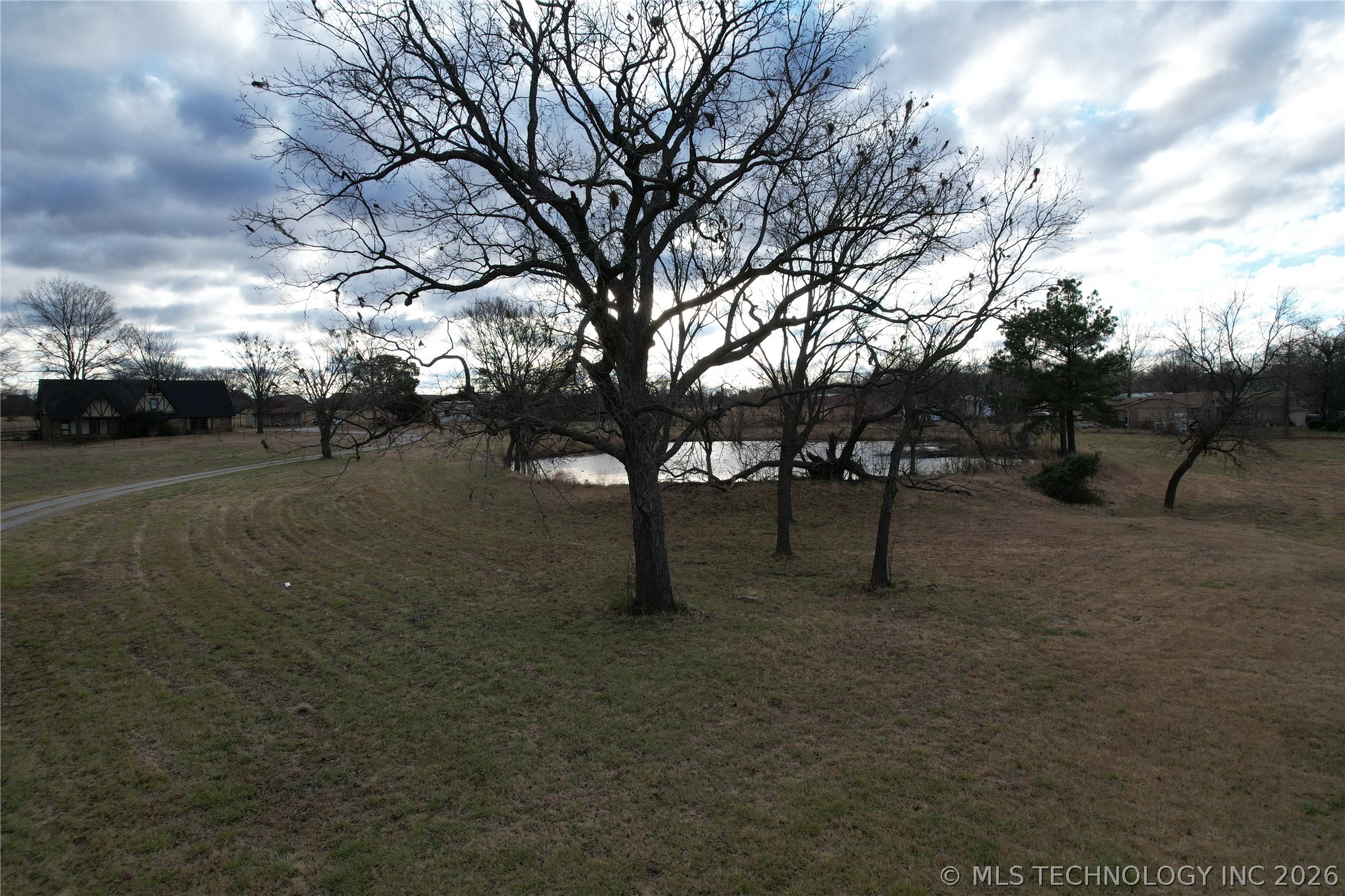 10917 W 33rd Avenue W Property Photo 5