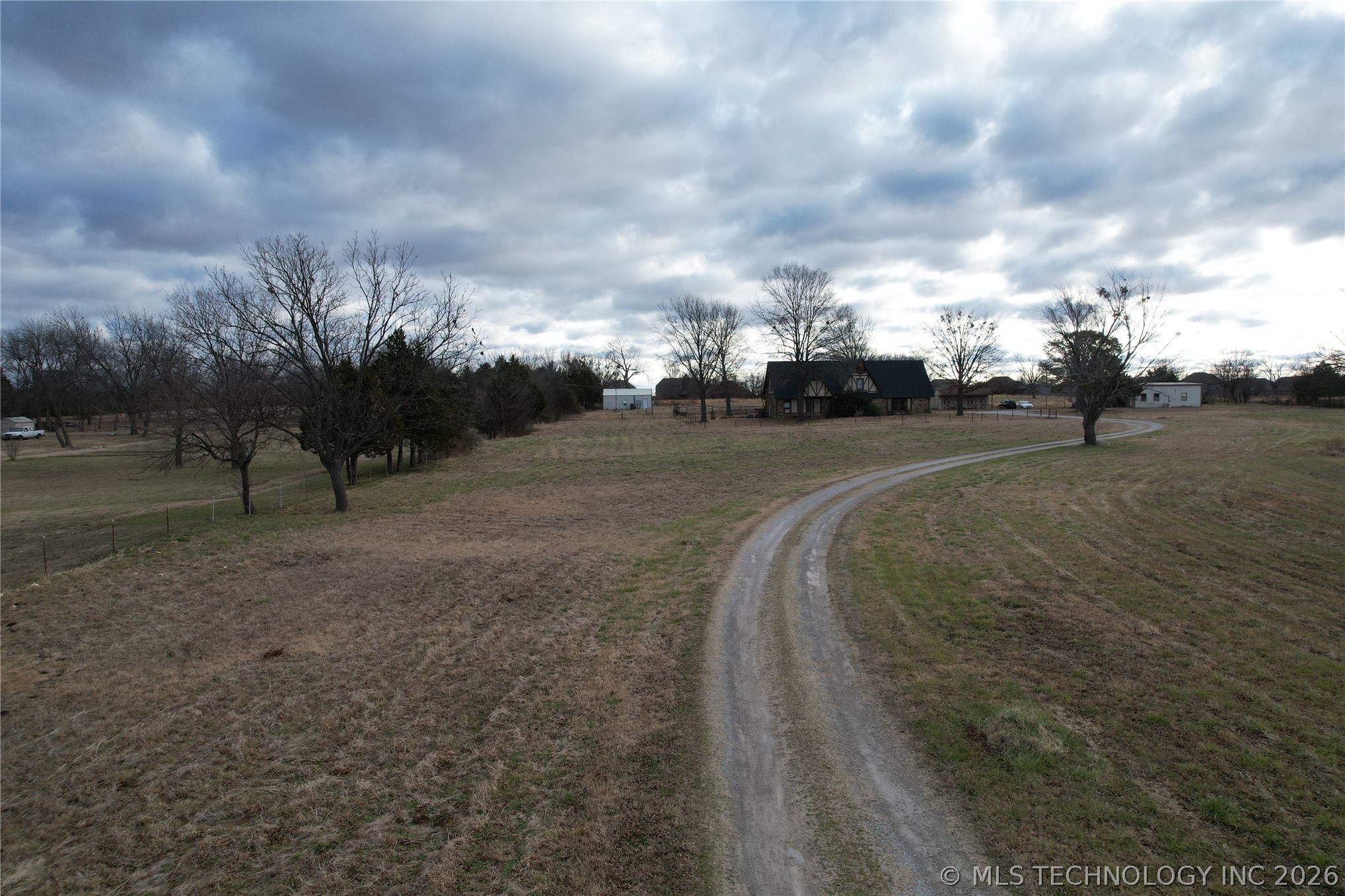 10917 W 33rd Avenue W Property Photo 10