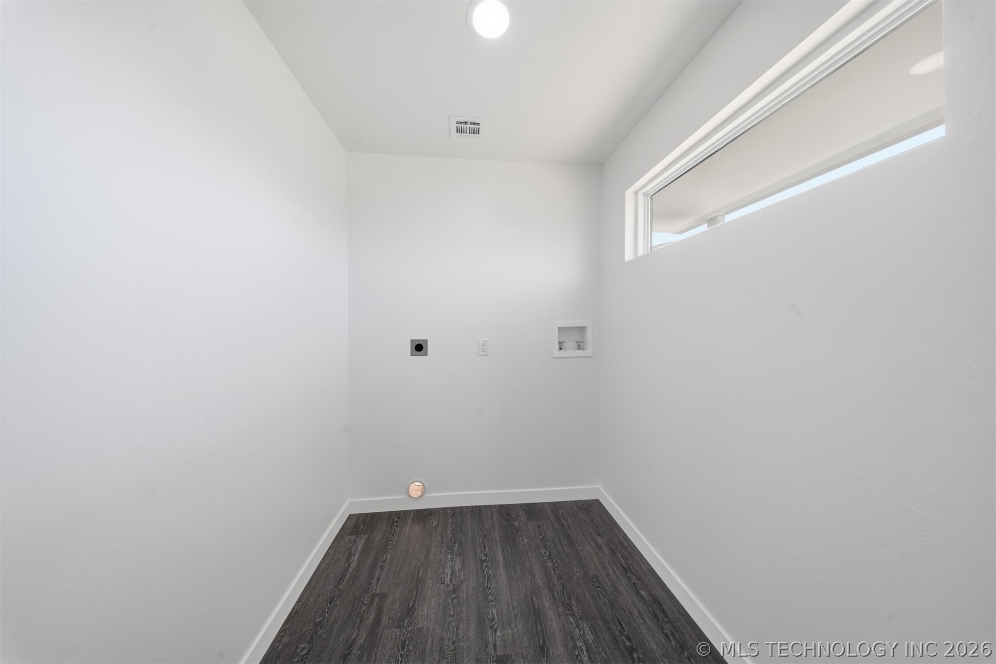 1501 E Moses Street Property Photo 11