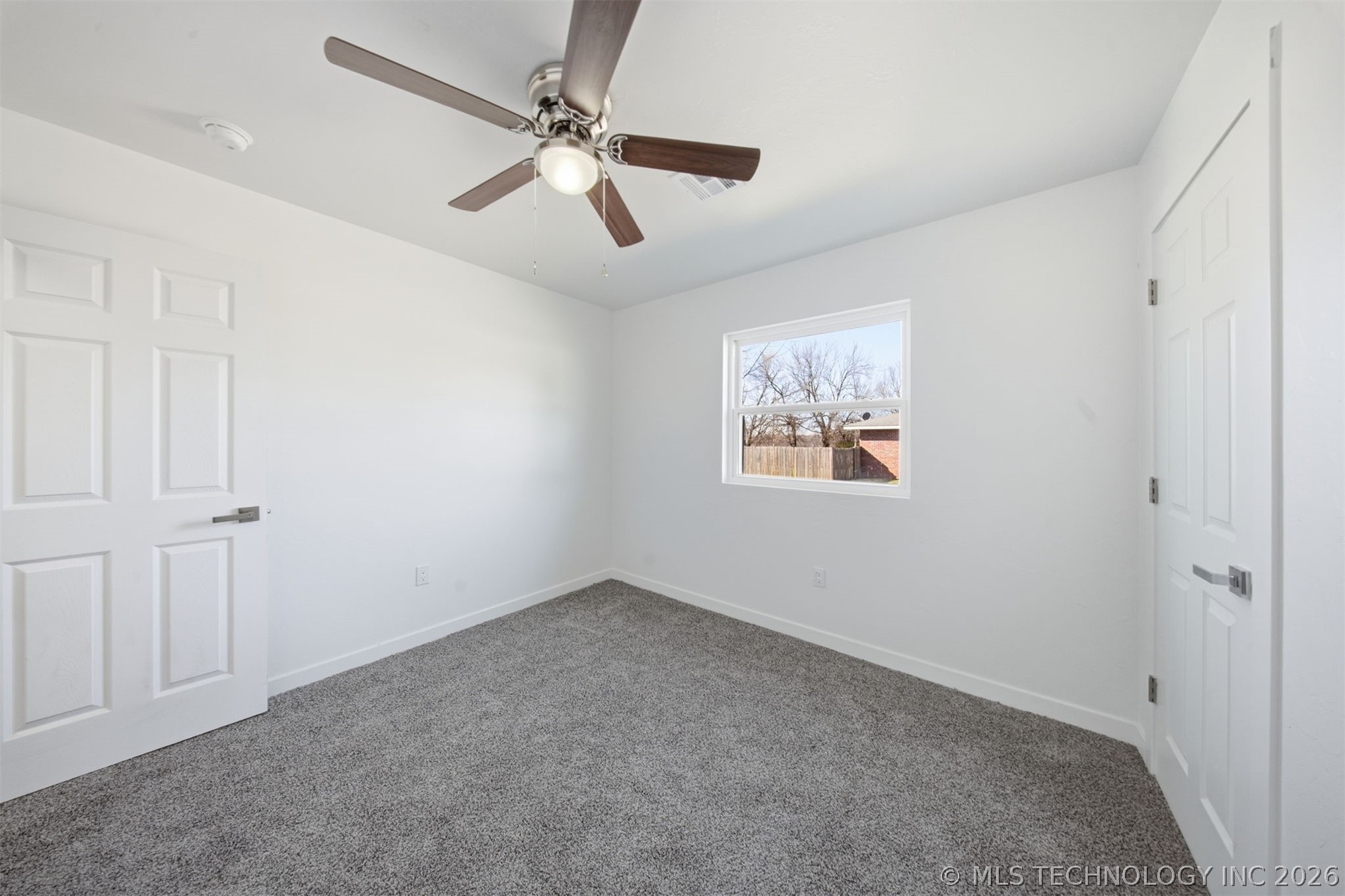 1501 E Moses Street Property Photo 19