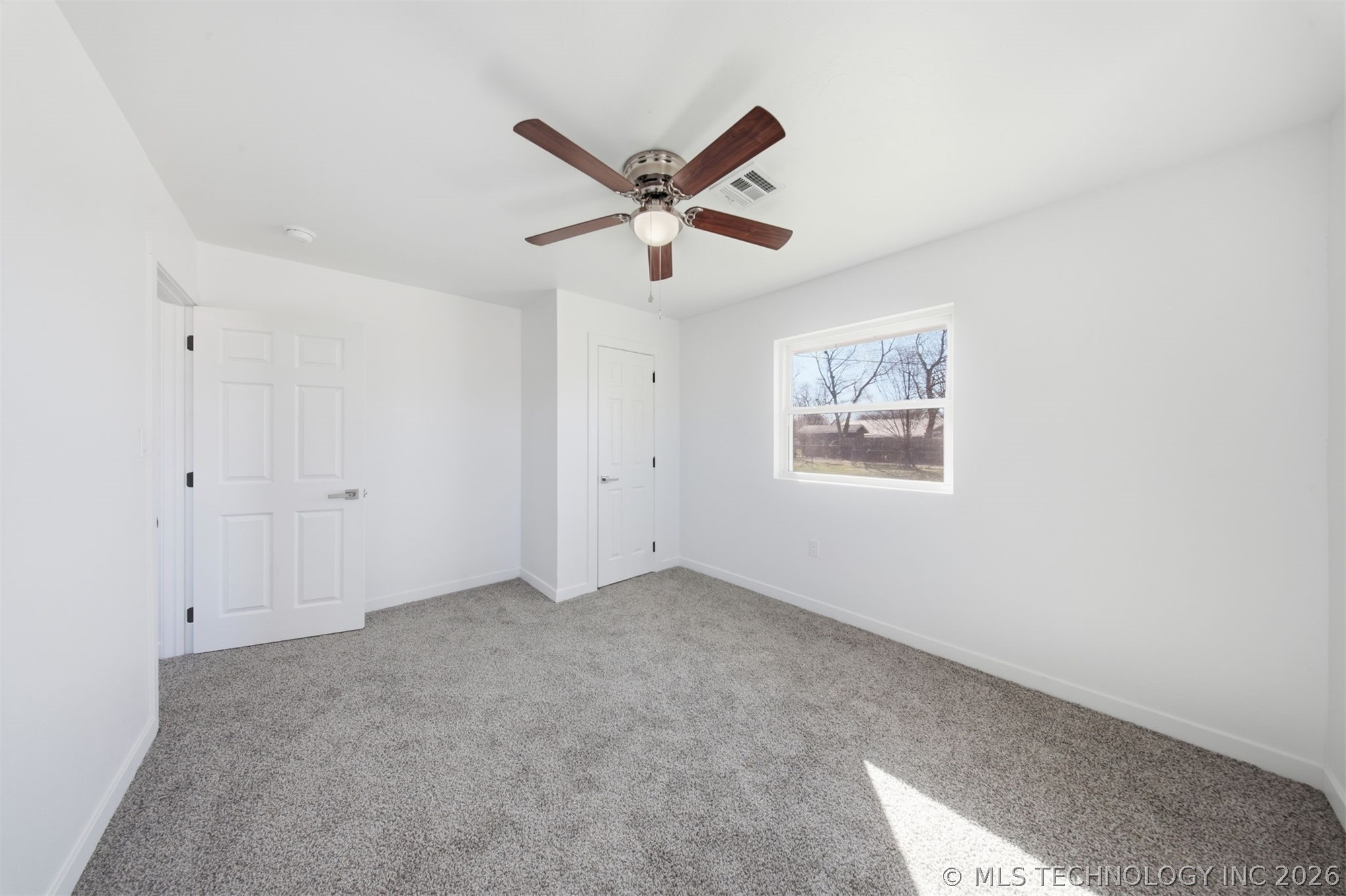 1501 E Moses Street Property Photo 21