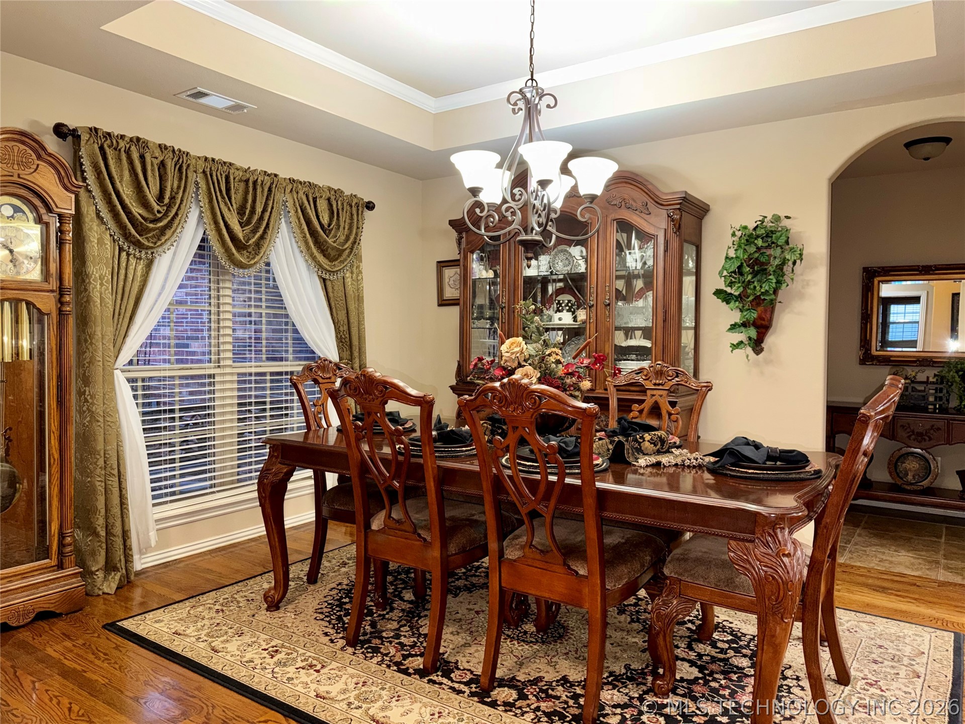 2103 S 1st Place Property Photo 4