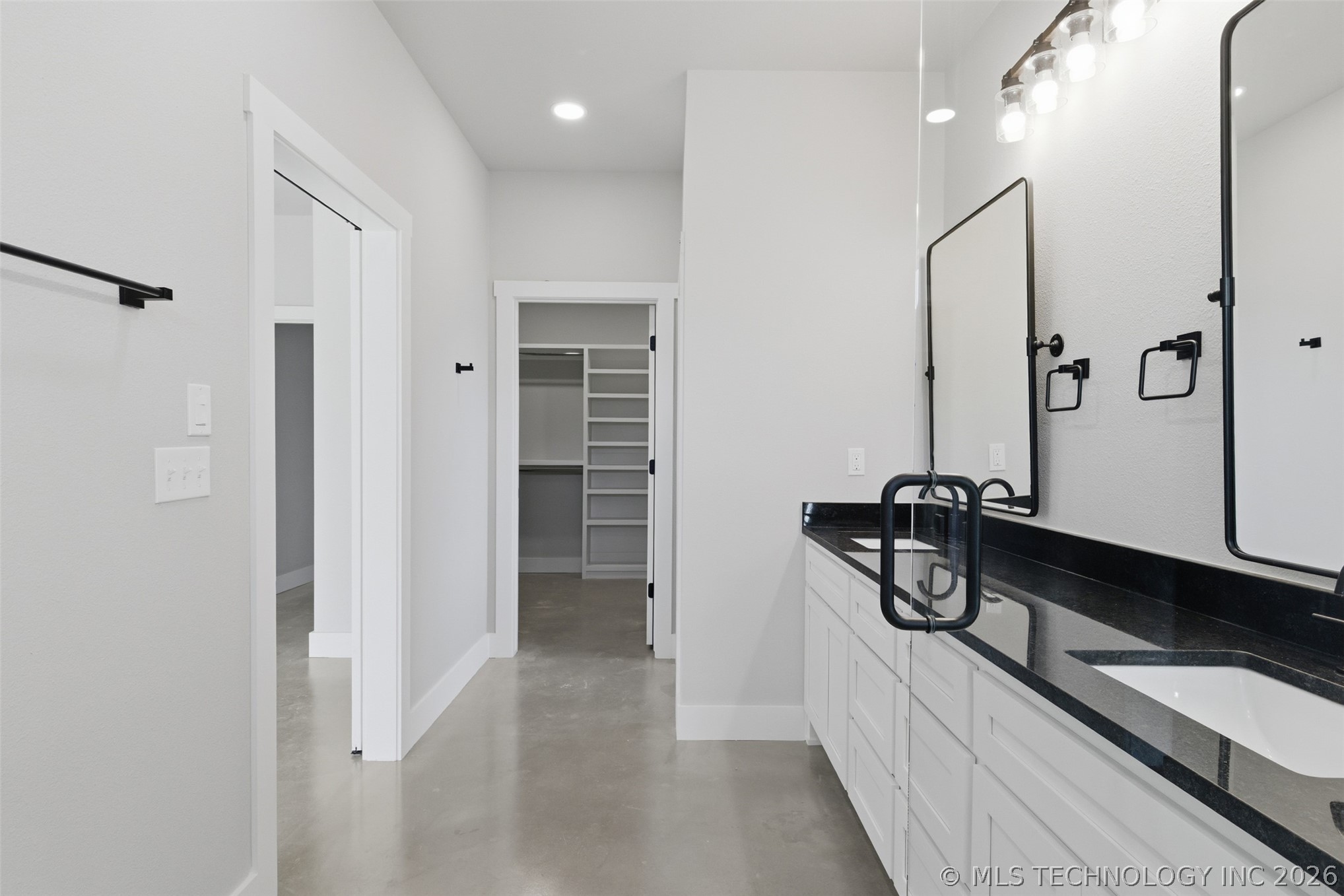 3618 W Evergreen Street Property Photo 32