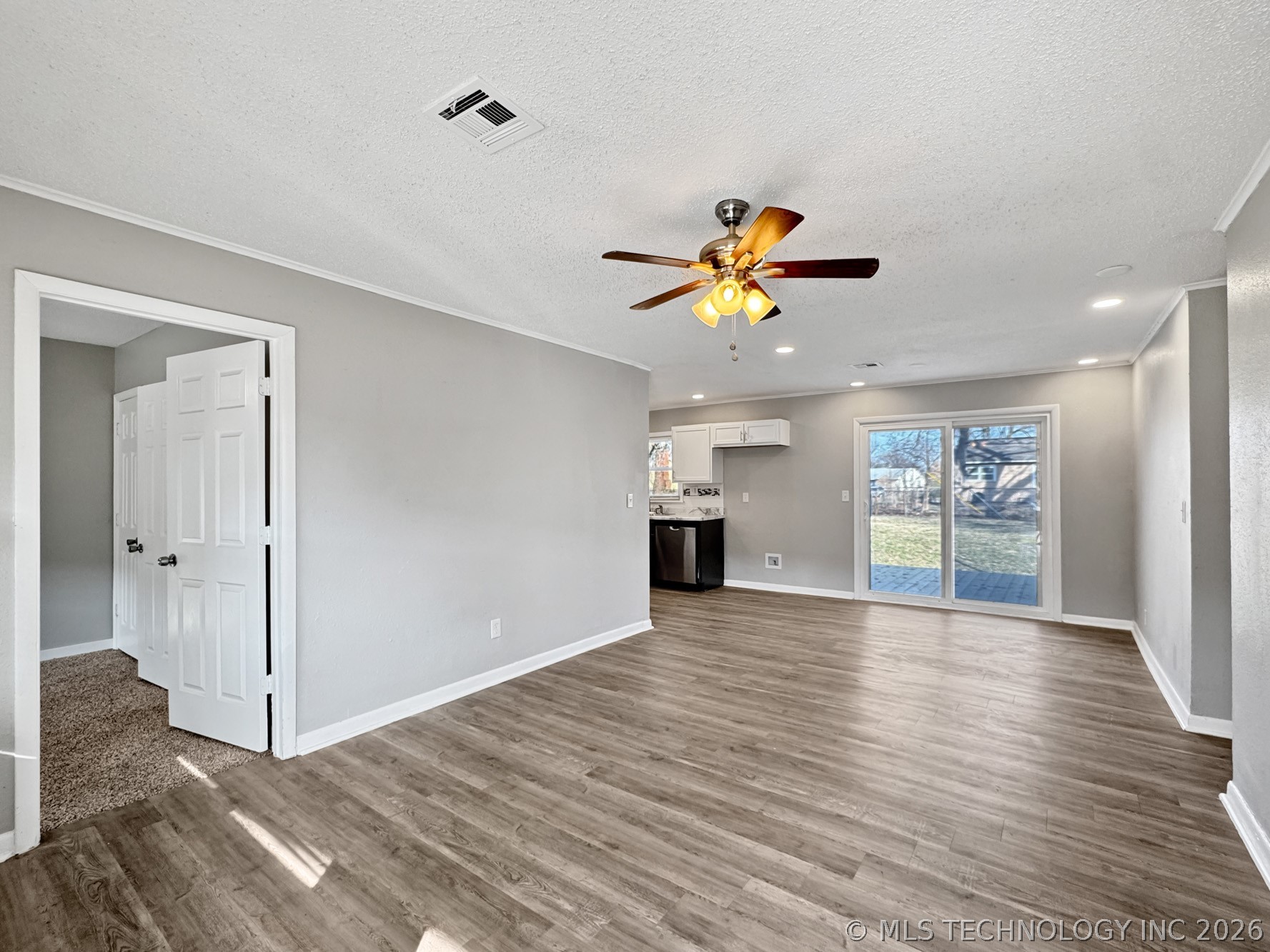4107 N Frankfort Avenue Property Photo 3