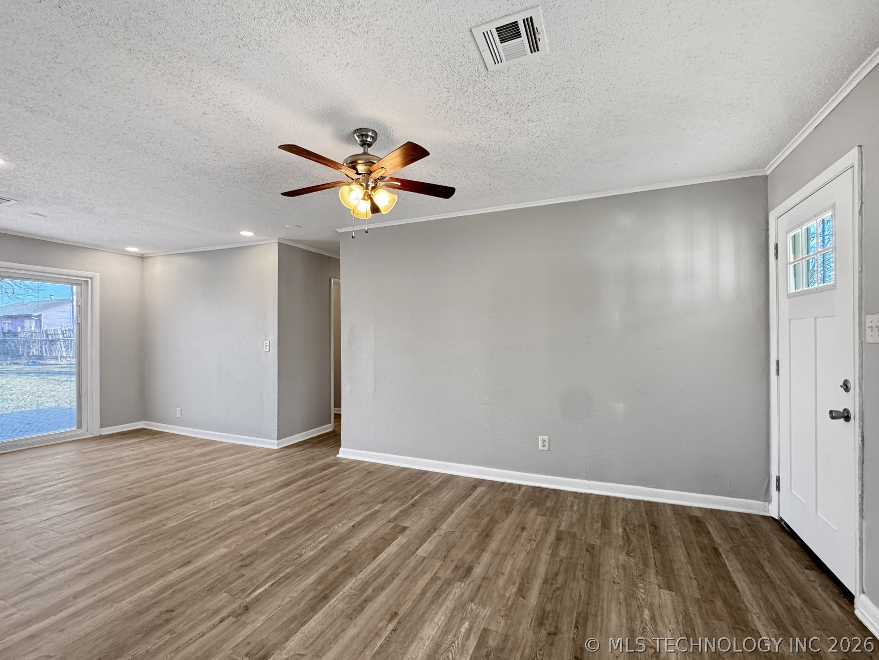 4107 N Frankfort Avenue Property Photo 4