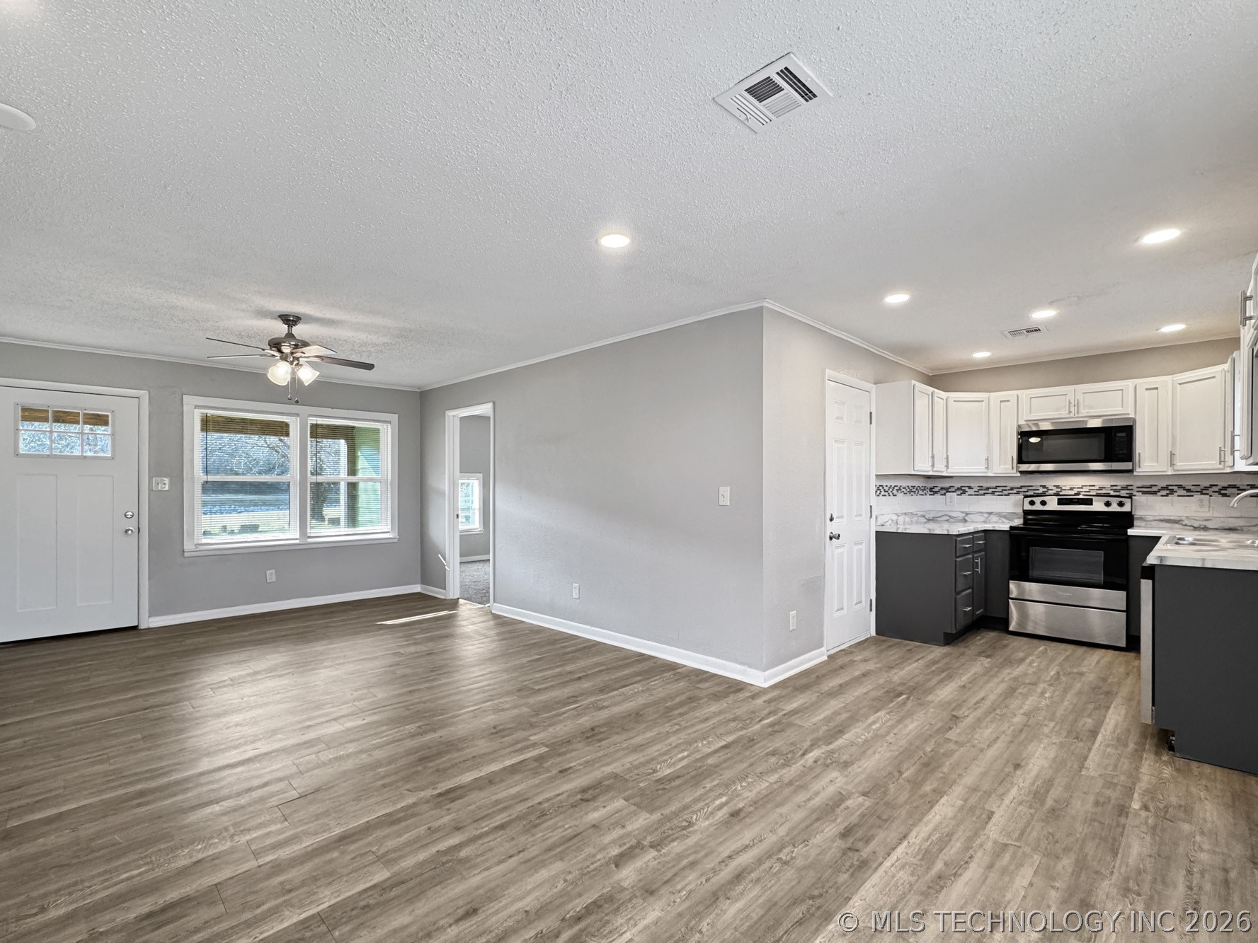 4107 N Frankfort Avenue Property Photo 6