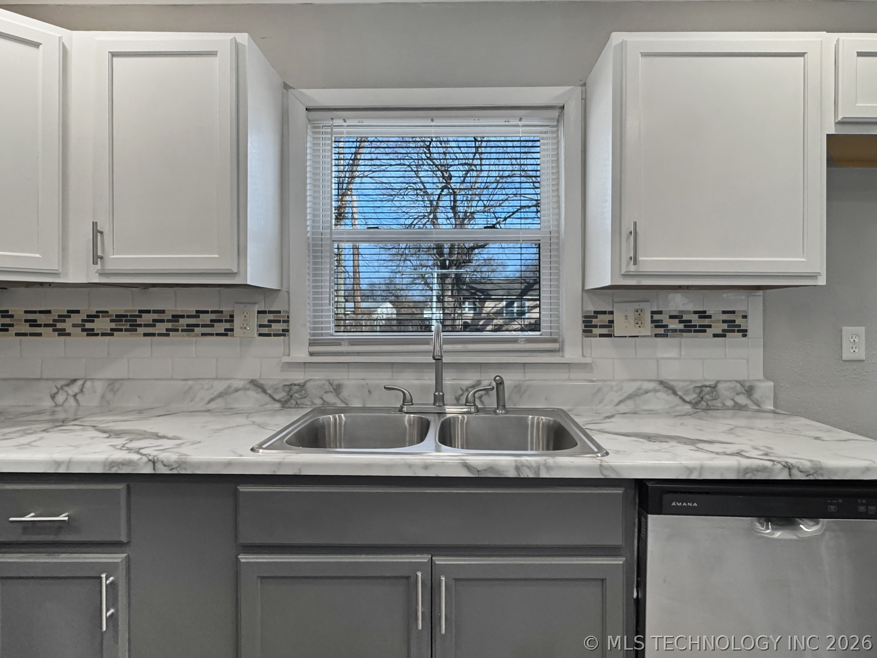 4107 N Frankfort Avenue Property Photo 9