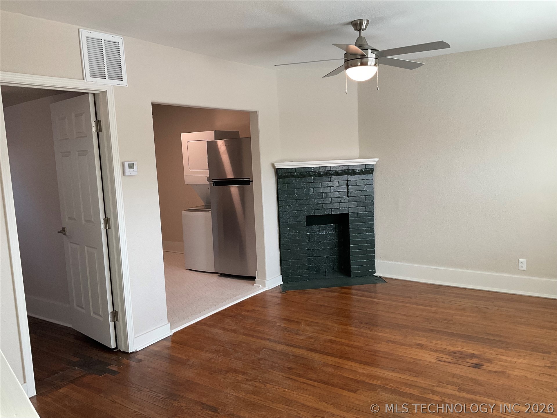 1349 E 6th Street Property Photo 2