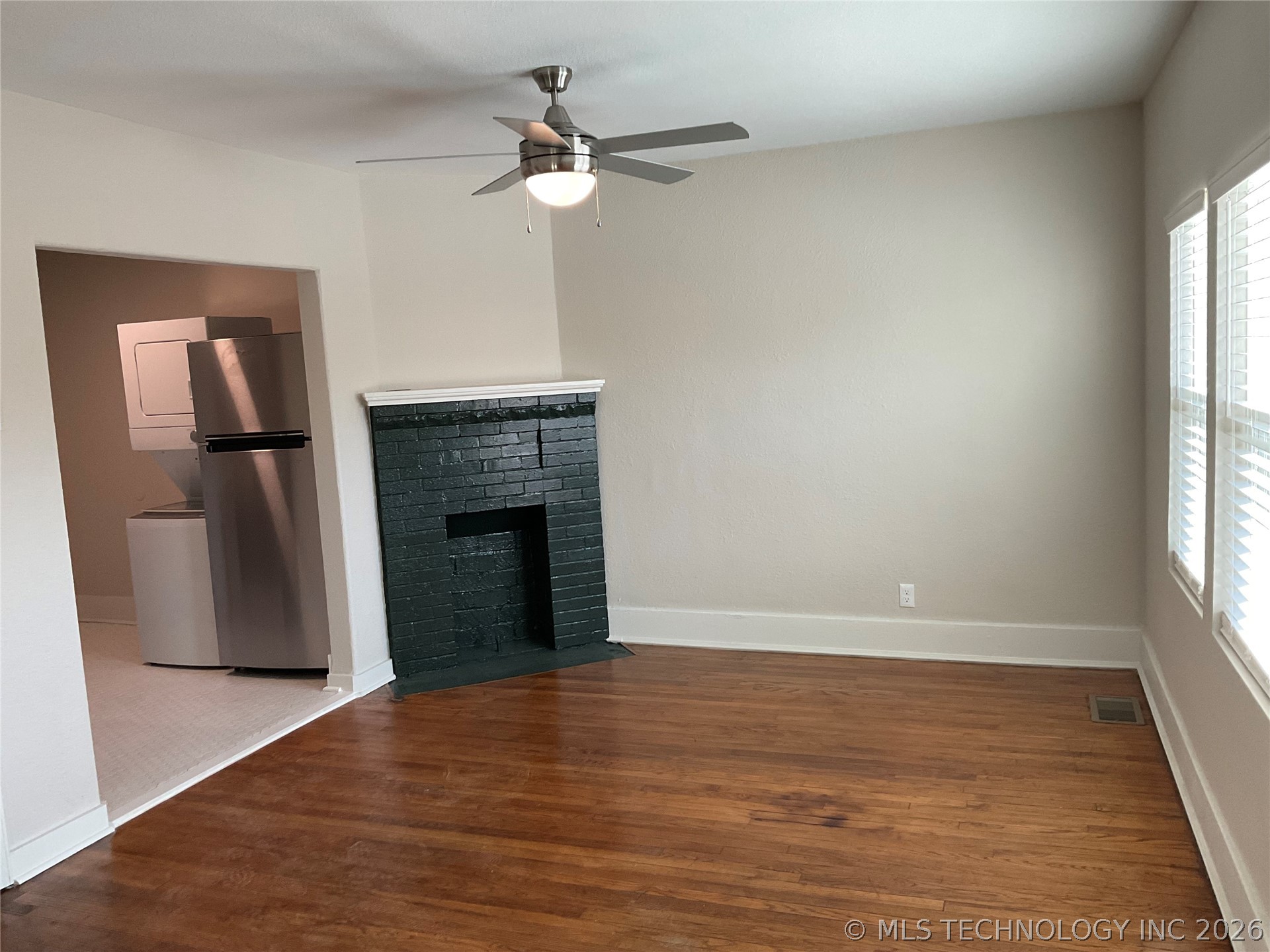 1349 E 6th Street Property Photo 3