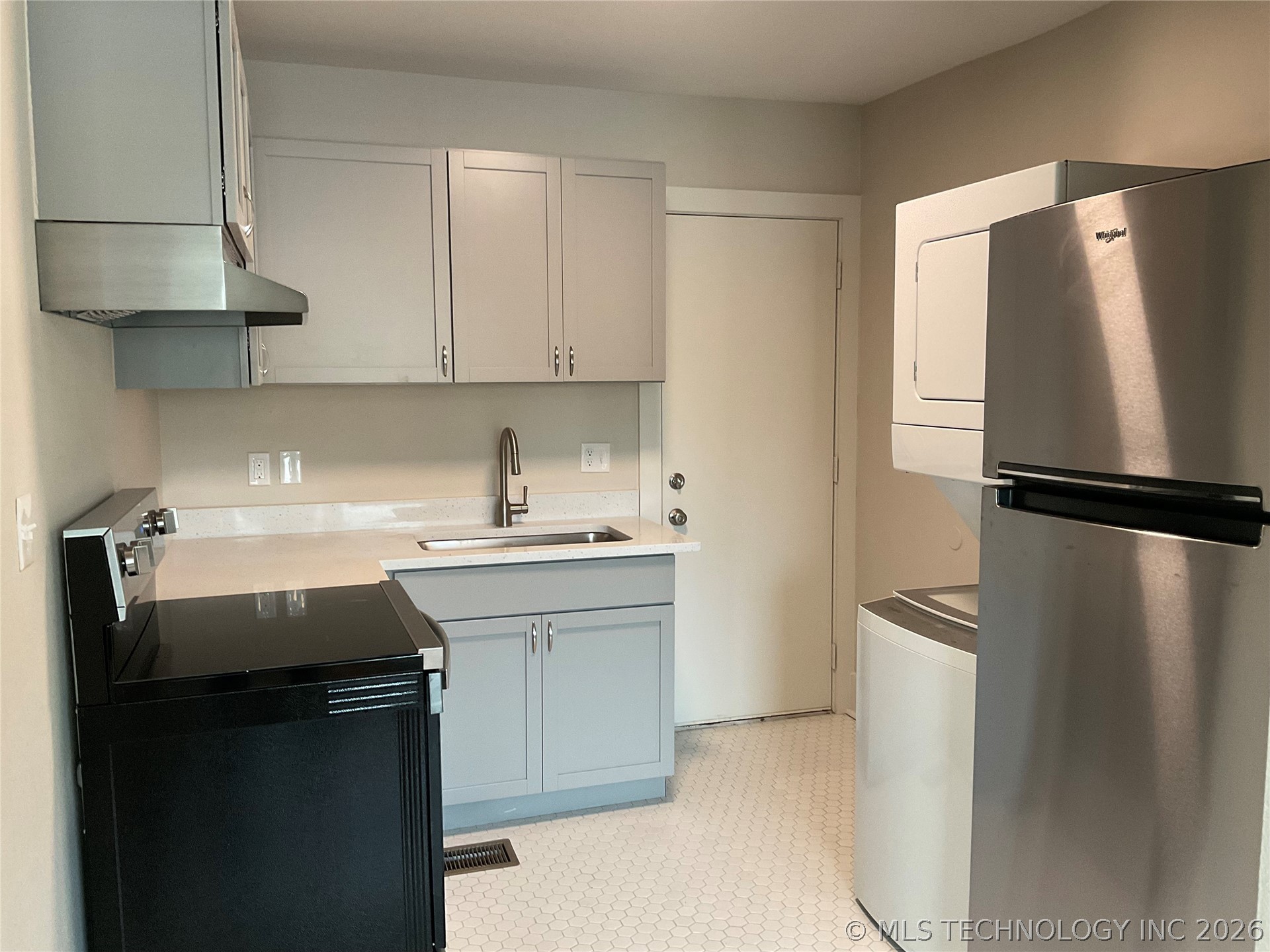 1349 E 6th Street Property Photo 7