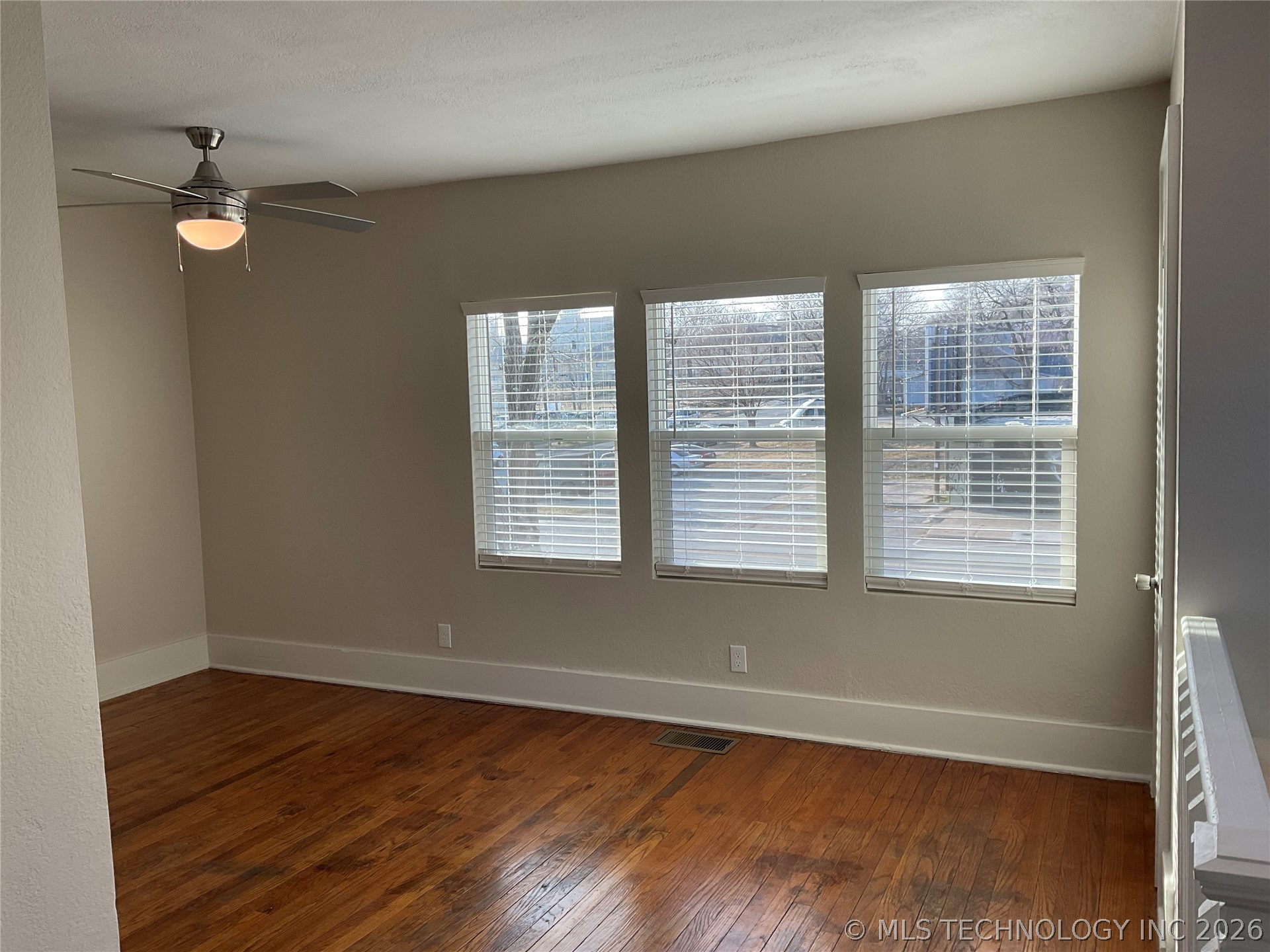 1349 E 6th Street Property Photo 10