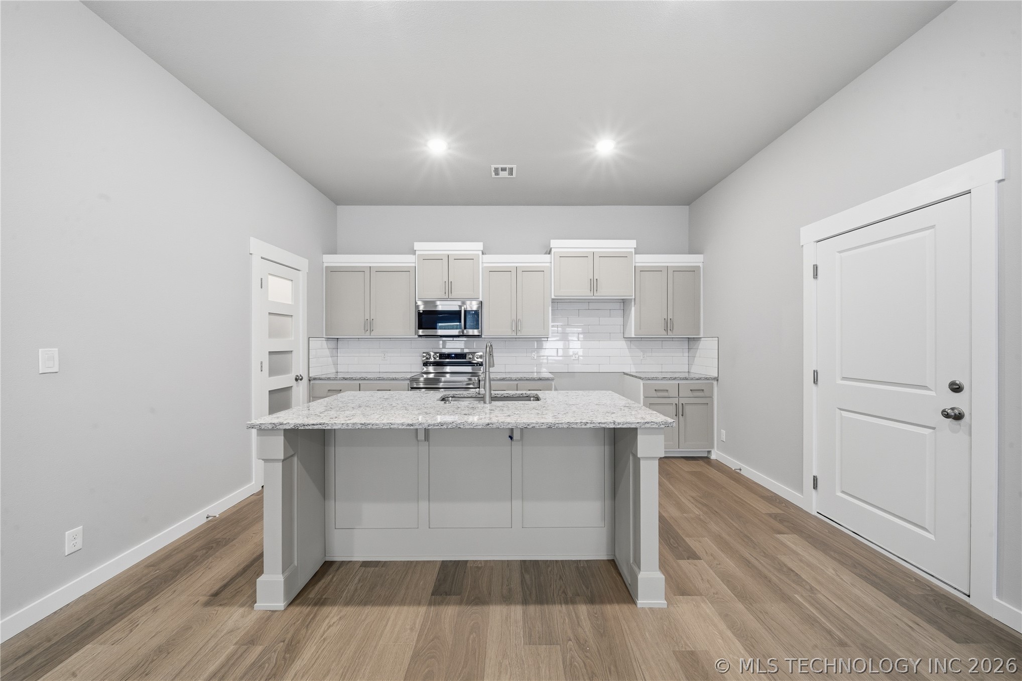 14631 E 39th Place S Property Photo 9