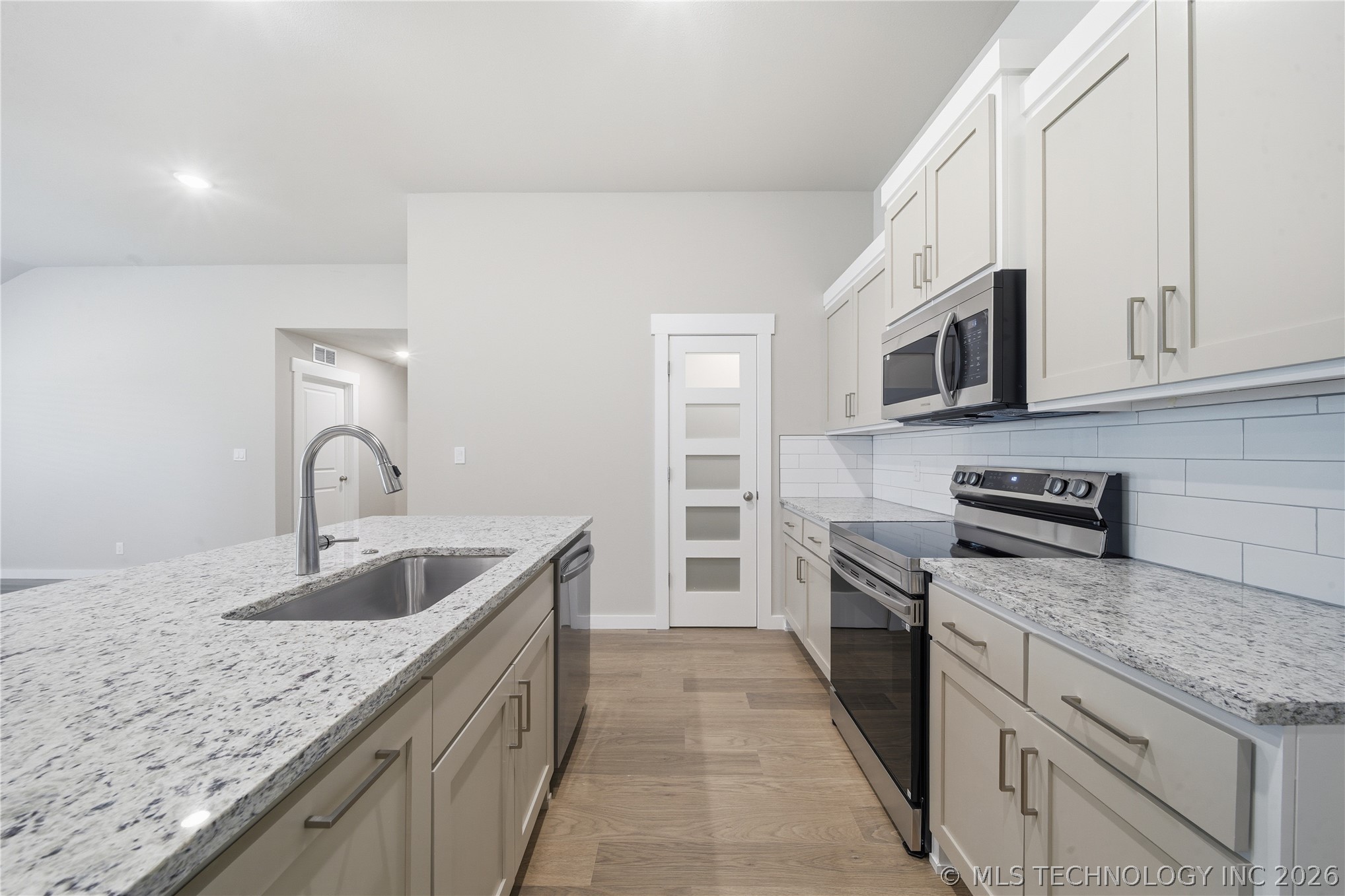 14631 E 39th Place S Property Photo 11