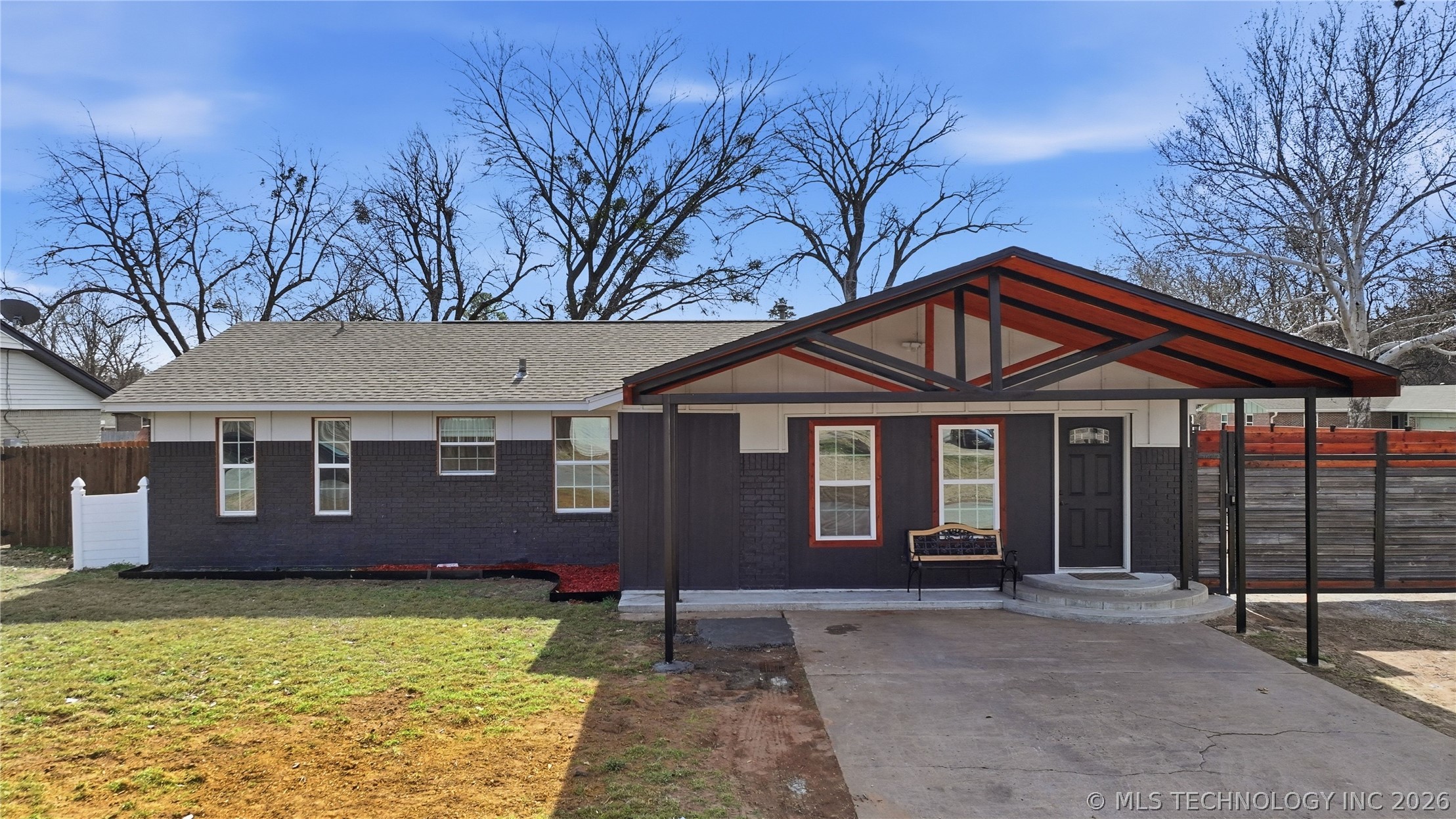 204 E J Street Property Photo 5