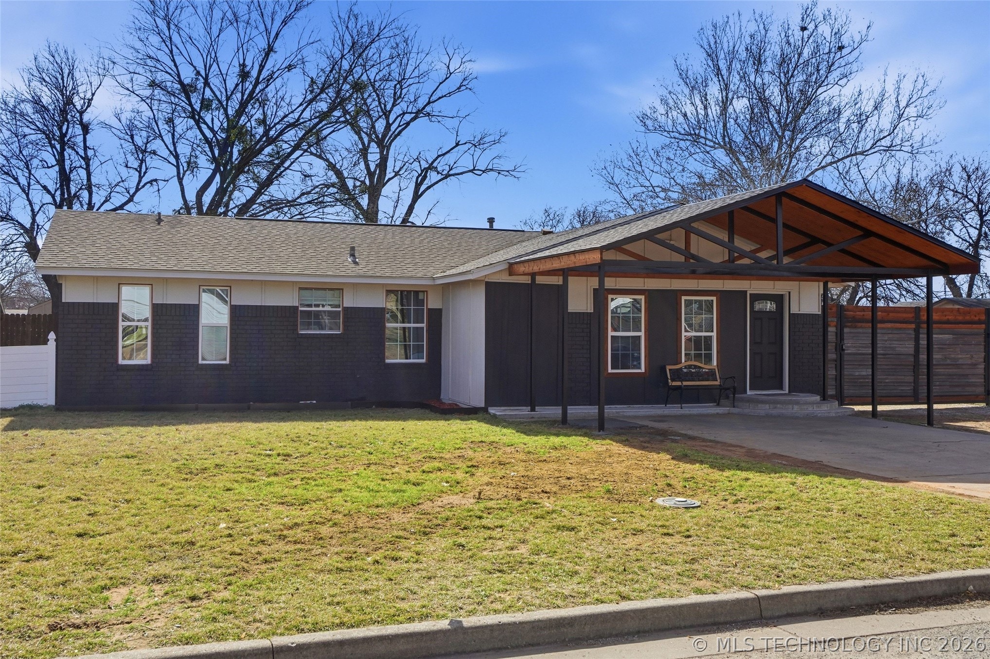 204 E J Street Property Photo 7