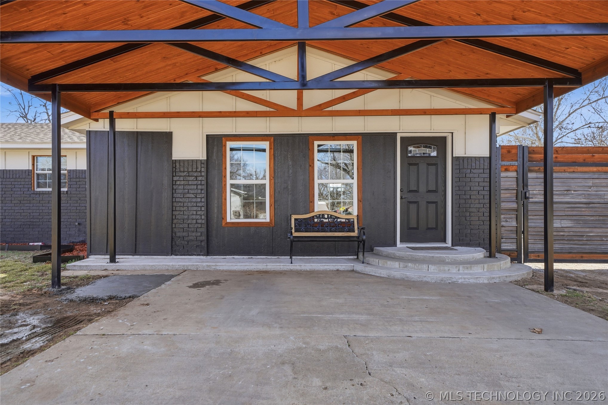 204 E J Street Property Photo 9