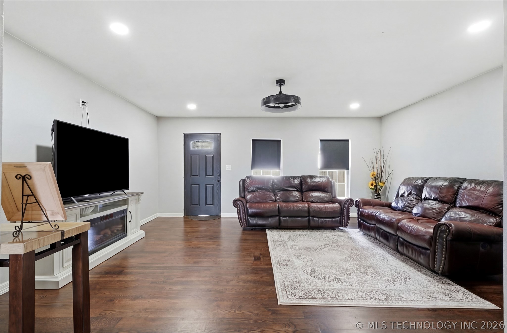 204 E J Street Property Photo 14