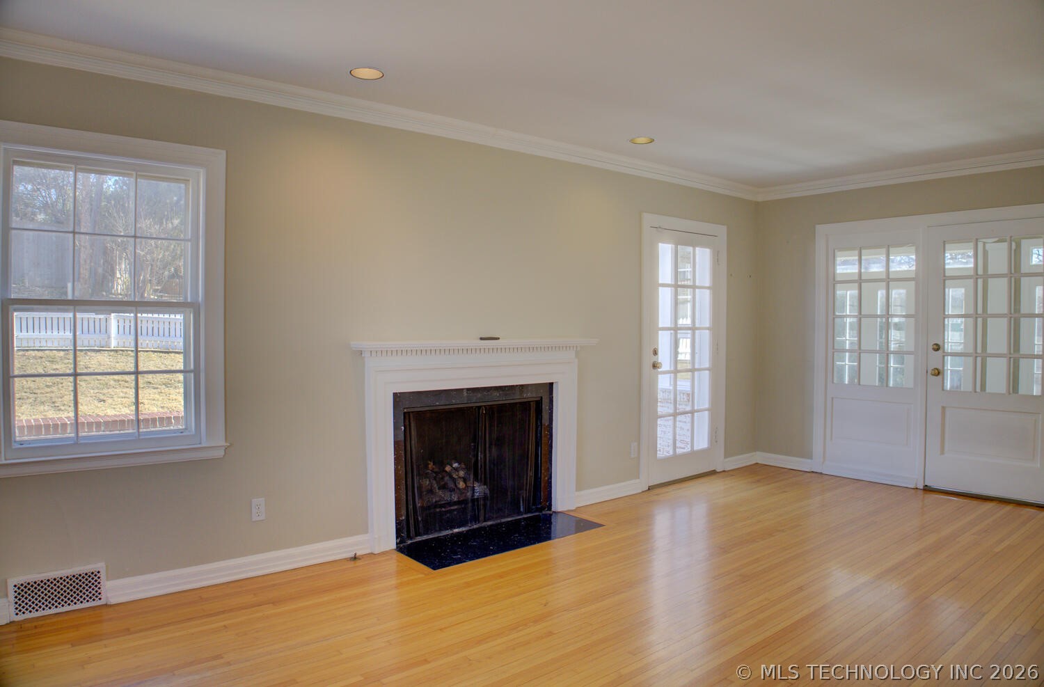 3015 S Madison Avenue Property Photo 5