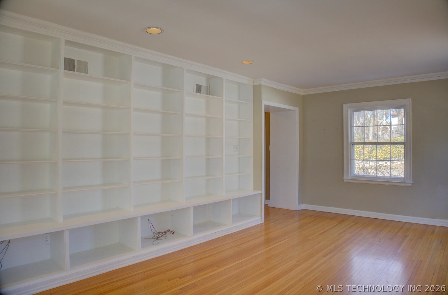 3015 S Madison Avenue Property Photo 7
