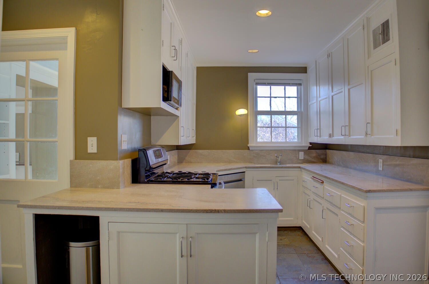 3015 S Madison Avenue Property Photo 20