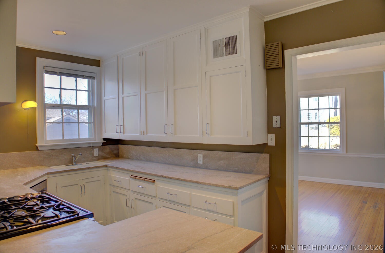 3015 S Madison Avenue Property Photo 21