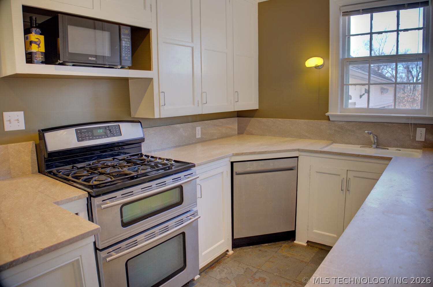3015 S Madison Avenue Property Photo 22