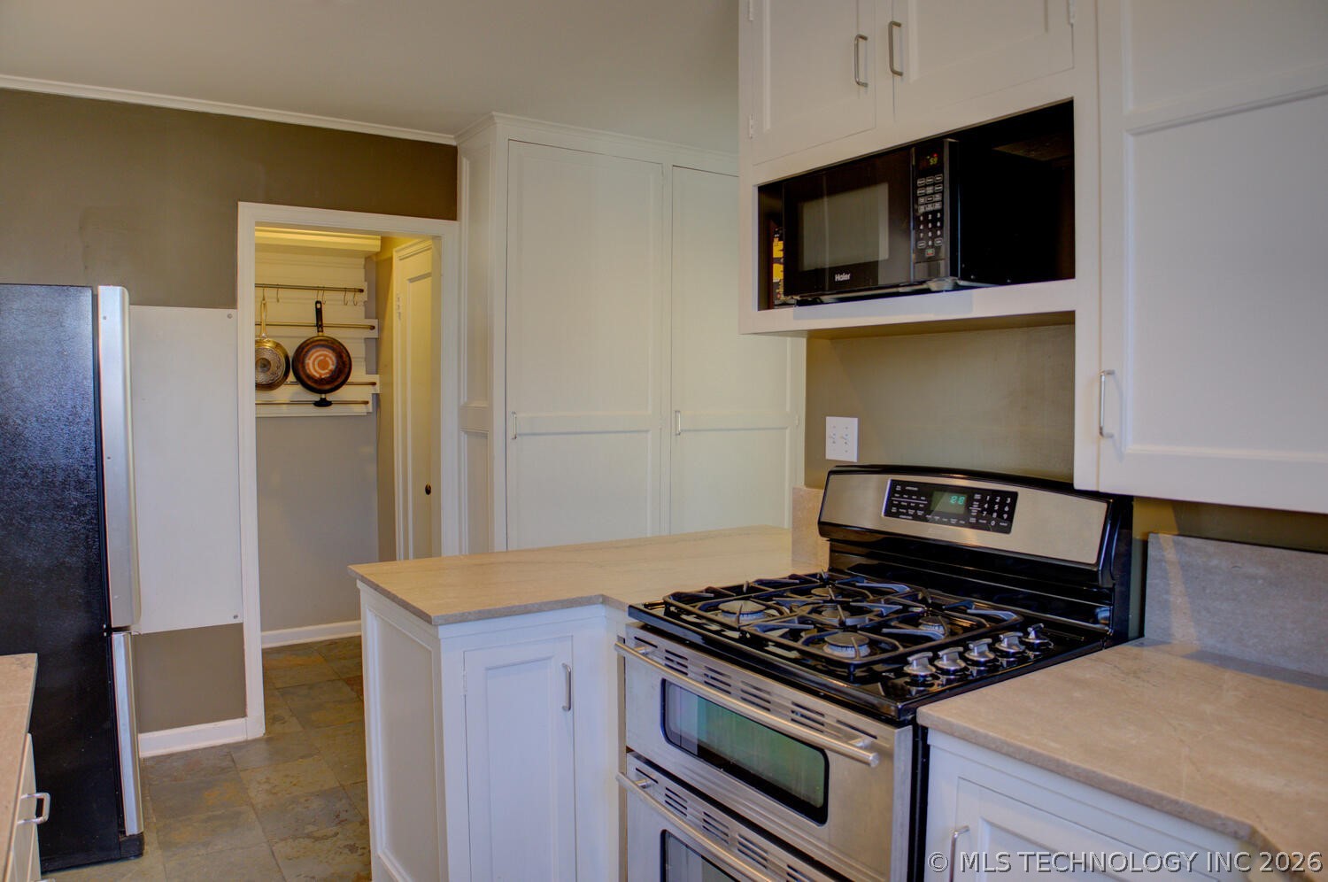 3015 S Madison Avenue Property Photo 24